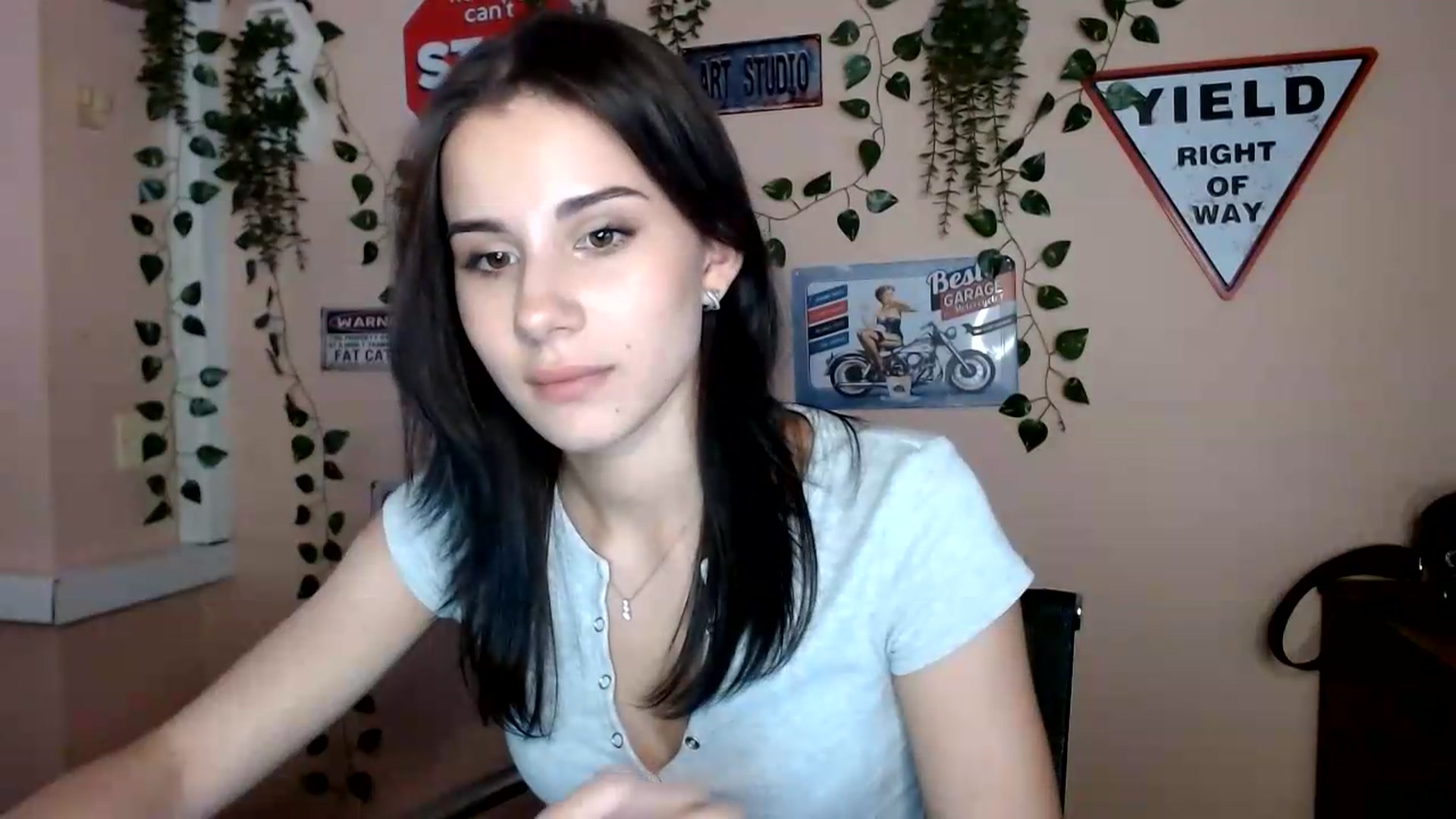 Gallery image thumbnail from Sangria_'s myfreecams stream on, 09/08/2026, 16:52 image 11 of 20