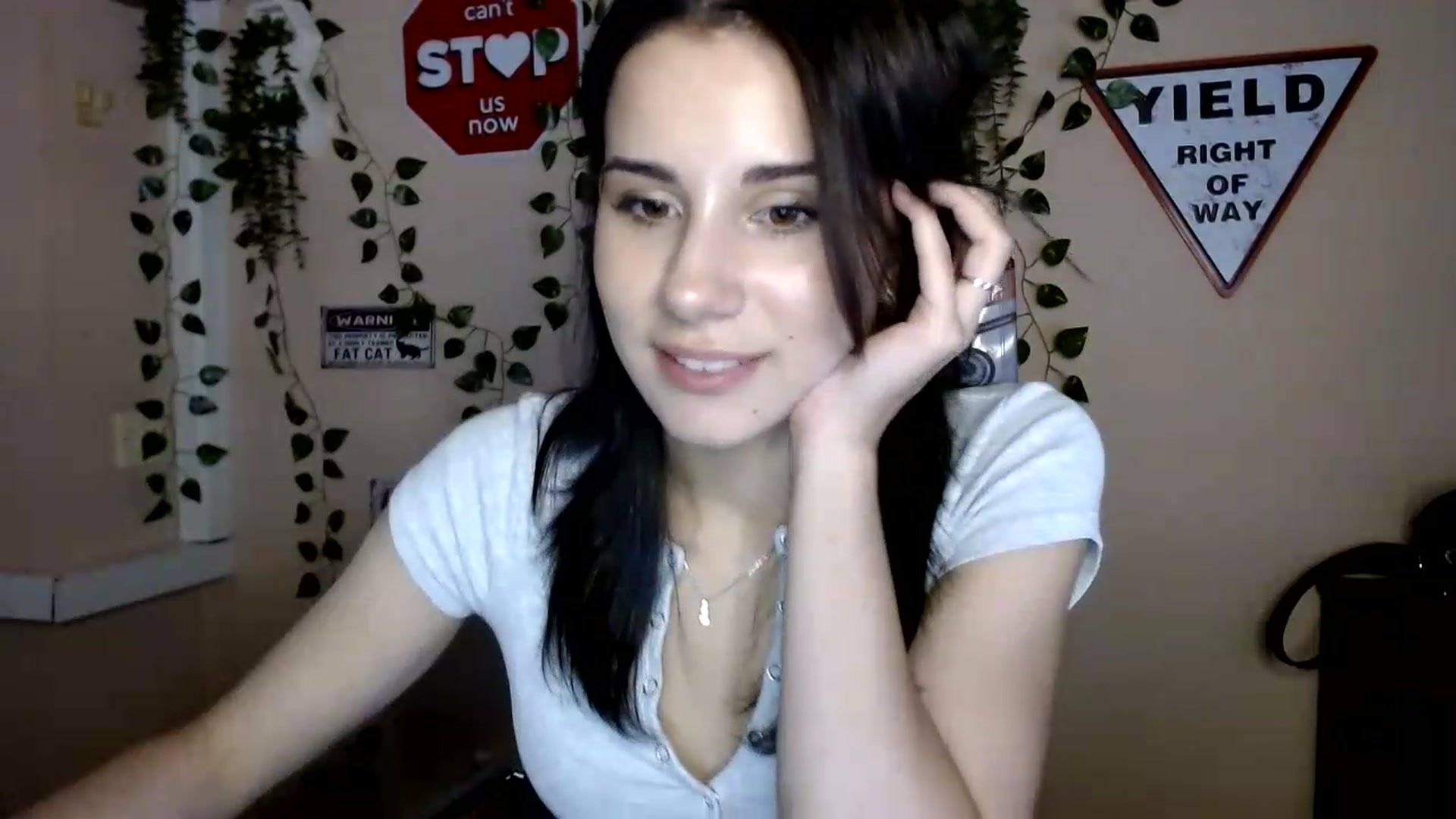 Gallery image thumbnail from Sangria_'s myfreecams stream on, 09/08/2026, 16:52 image 20 of 20