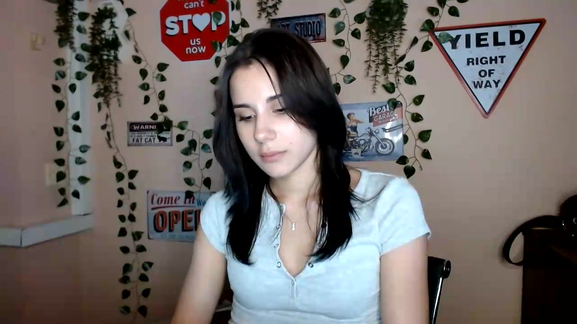 Gallery image thumbnail from Sangria_'s myfreecams stream on, 09/08/2026, 17:47 image 7 of 20