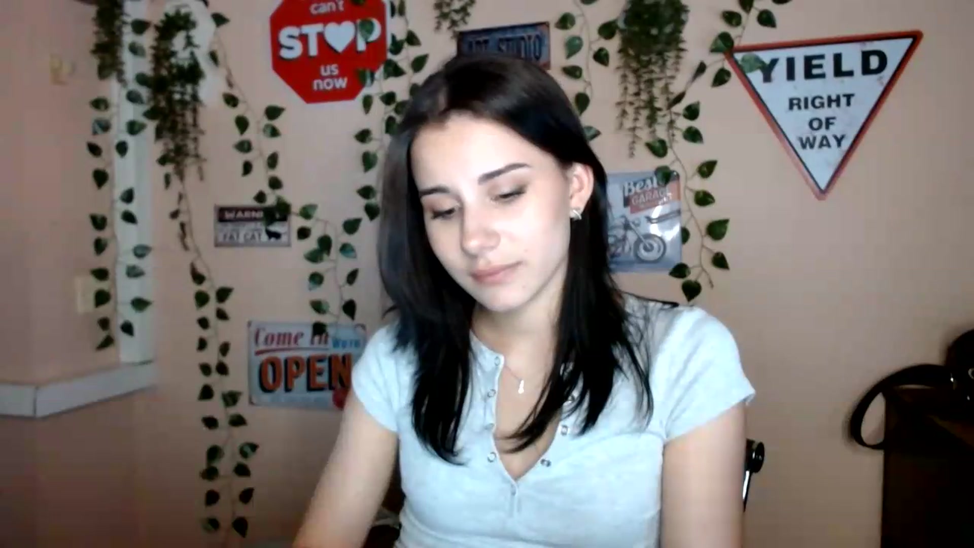 Gallery image thumbnail from Sangria_'s myfreecams stream on, 09/08/2026, 17:47 image 18 of 20