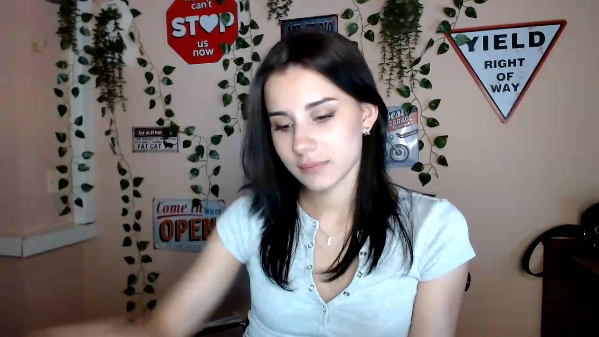 Gallery image thumbnail from Sangria_'s myfreecams stream on, 09/08/2026, 17:47 image 20 of 20