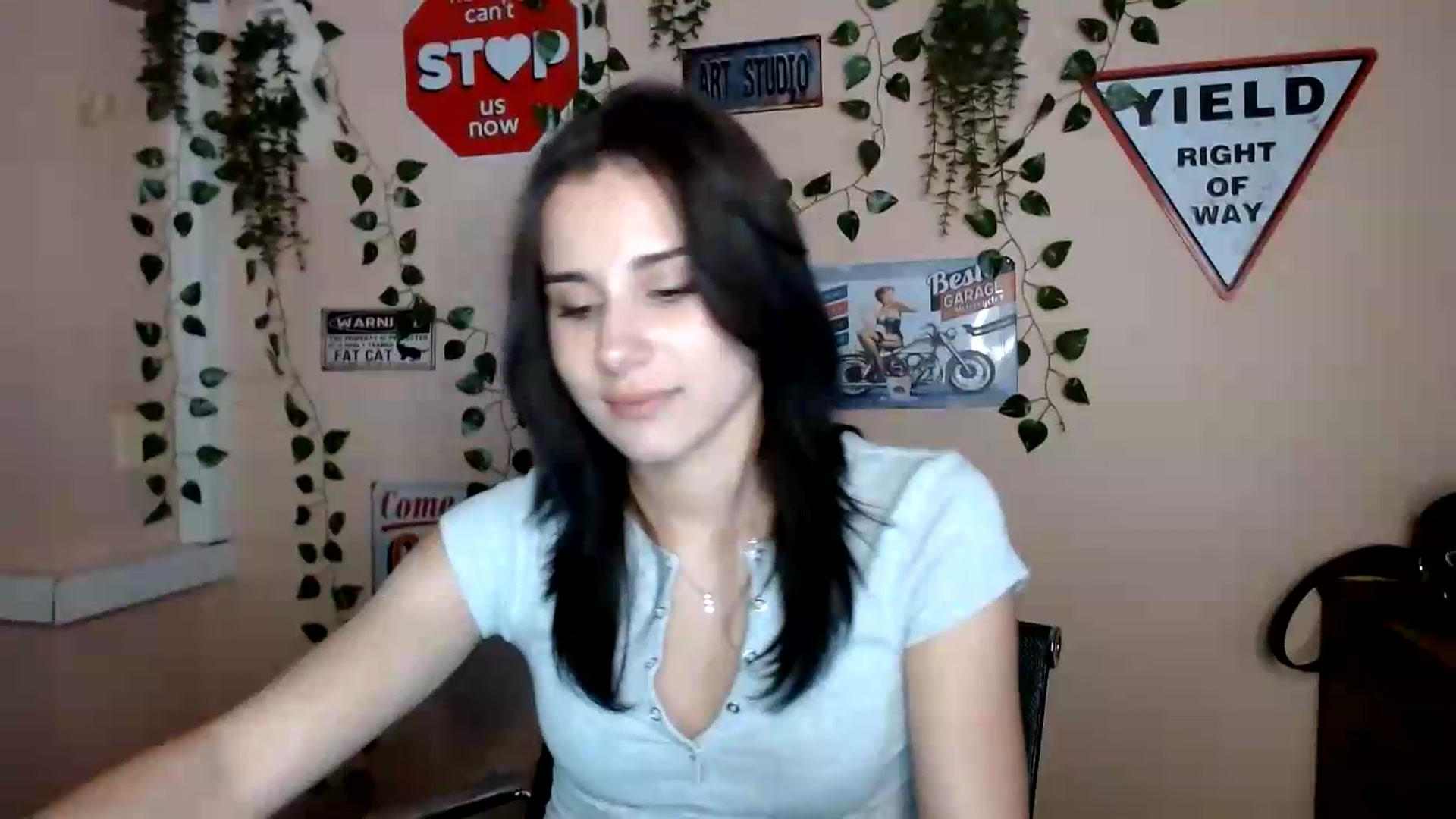 Gallery image thumbnail from Sangria_'s myfreecams stream on, 09/08/2026, 17:47 image 5 of 20