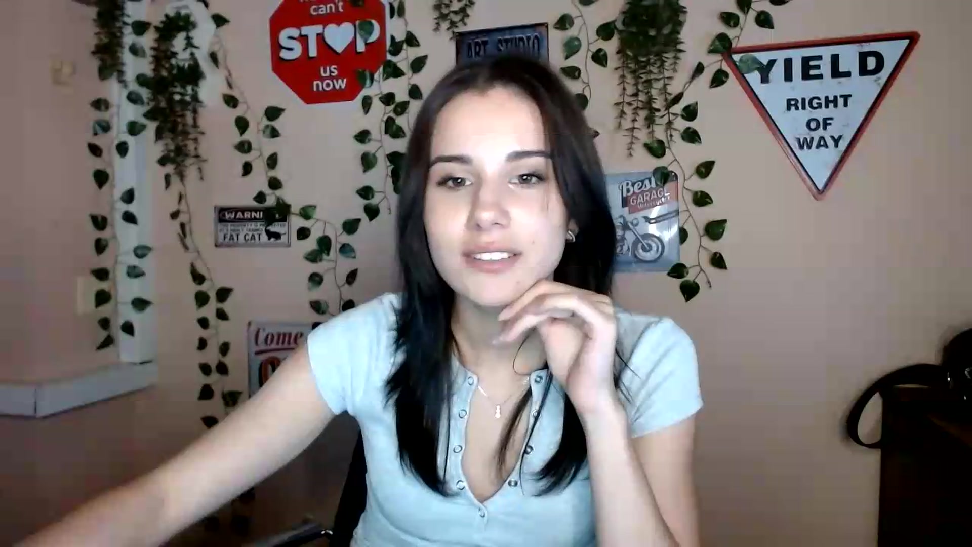 Gallery image thumbnail from Sangria_'s myfreecams stream on, 09/08/2026, 17:47 image 2 of 20