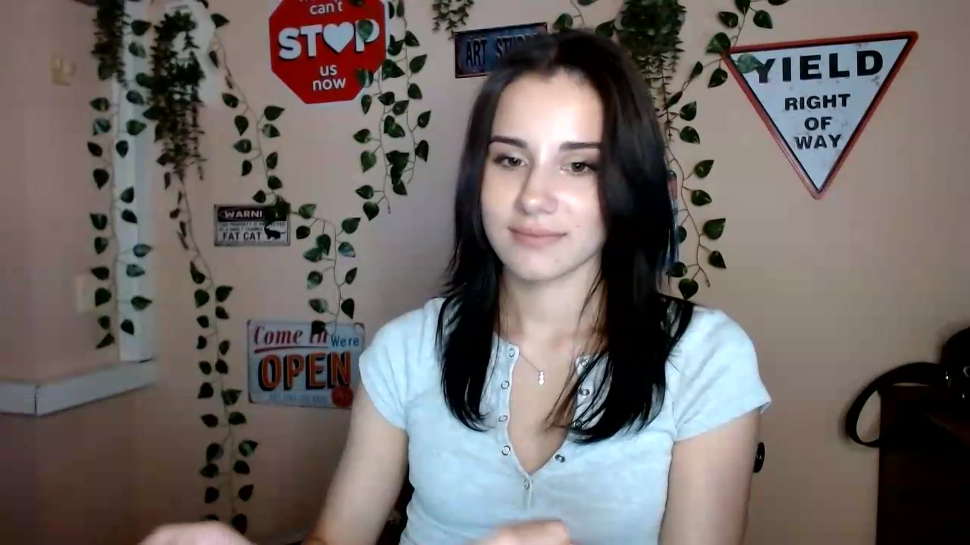 Gallery image thumbnail from Sangria_'s myfreecams stream on, 09/08/2026, 17:47 image 14 of 20