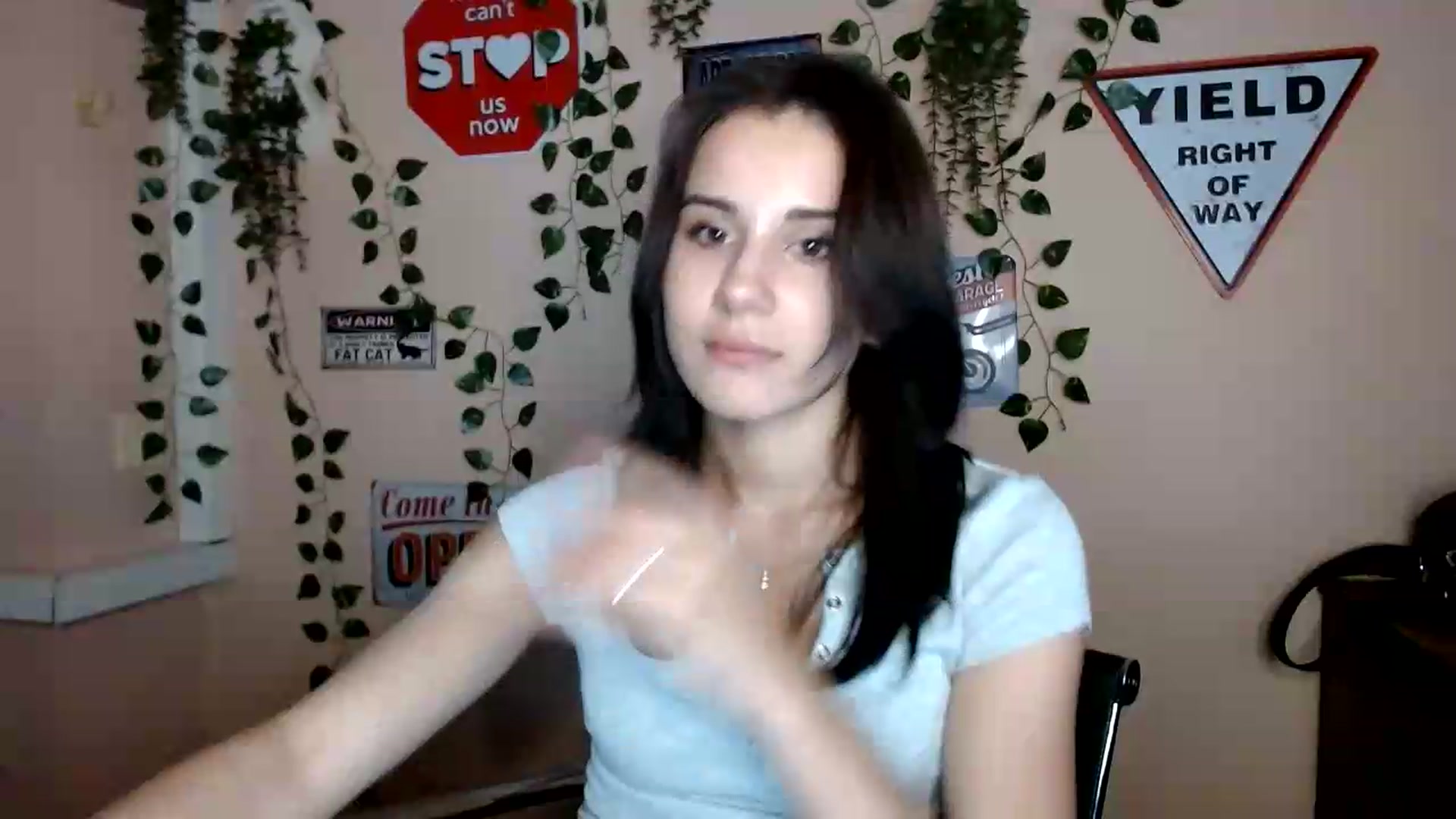 Gallery image thumbnail from Sangria_'s myfreecams stream on, 09/08/2026, 17:47 image 9 of 20
