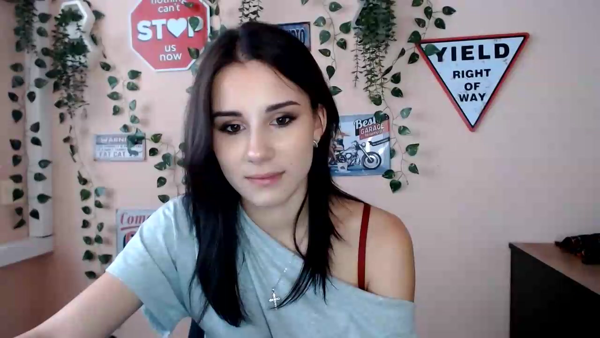 Gallery image thumbnail from Sangria_'s myfreecams stream on, 09/10/2026, 16:15 image 12 of 20