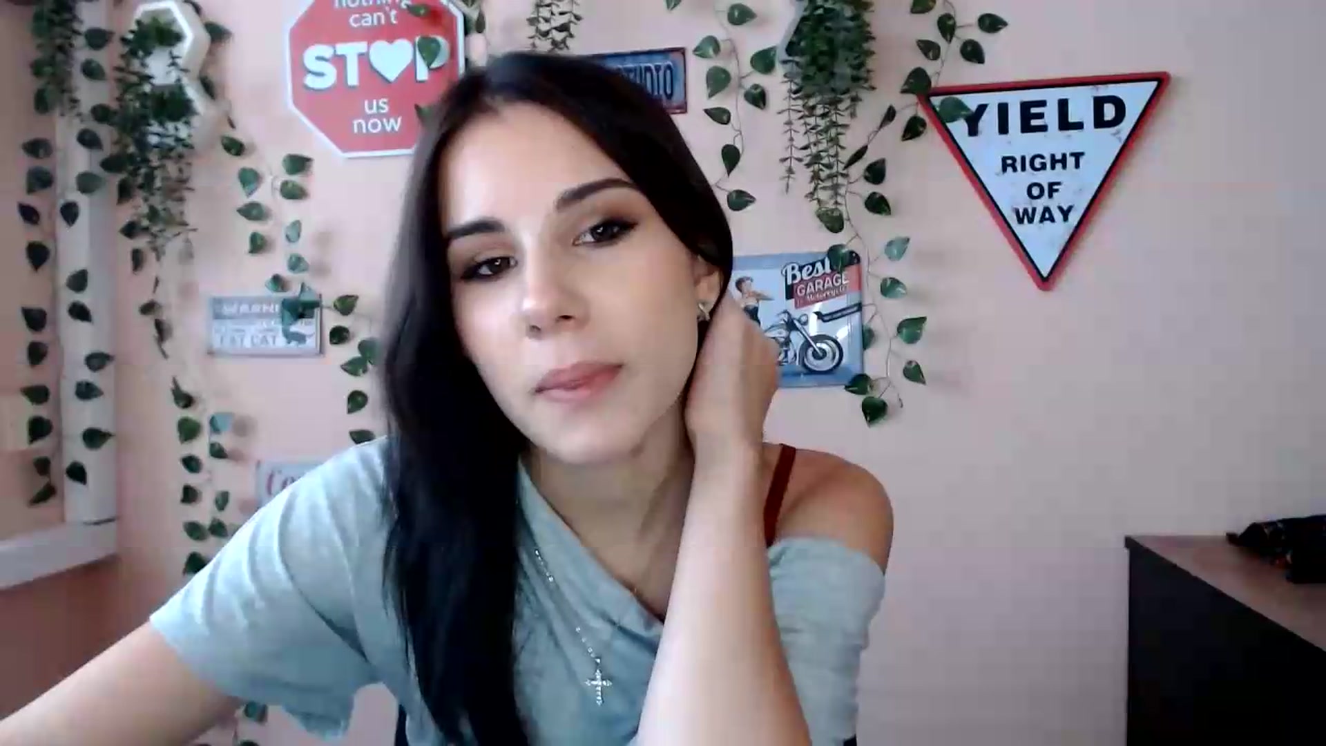 Gallery image thumbnail from Sangria_'s myfreecams stream on, 09/10/2026, 16:15 image 5 of 20