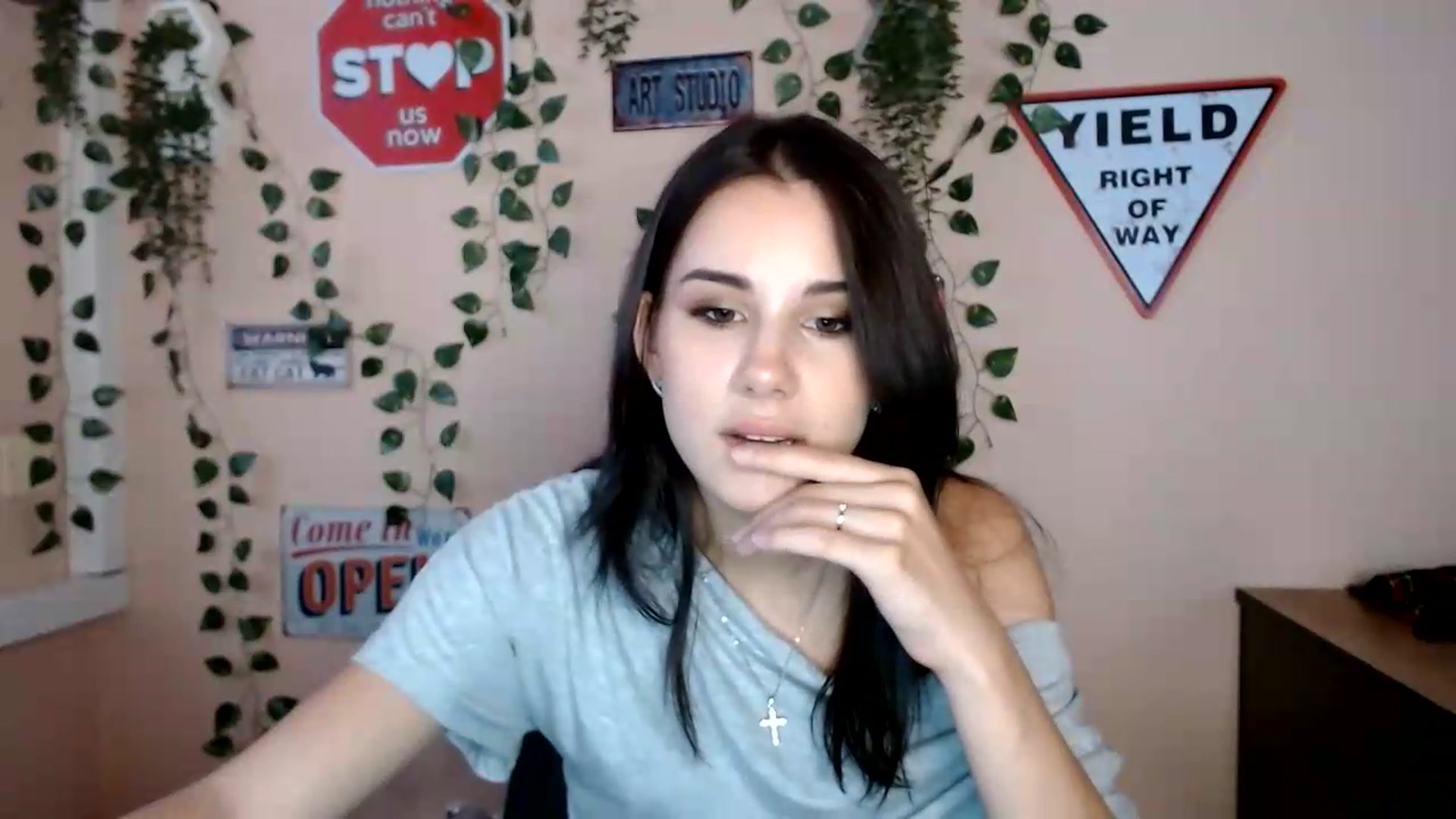 Gallery image thumbnail from Sangria_'s myfreecams stream on, 09/10/2026, 16:15 image 19 of 20