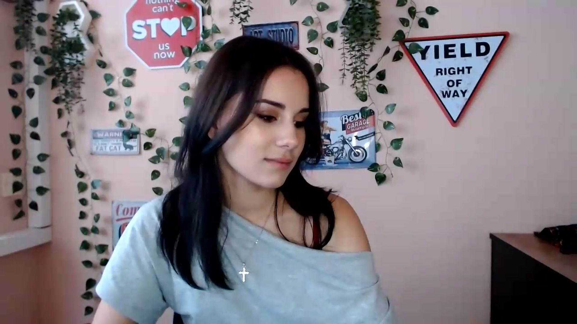 Gallery image thumbnail from Sangria_'s myfreecams stream on, 09/10/2026, 16:15 image 6 of 20