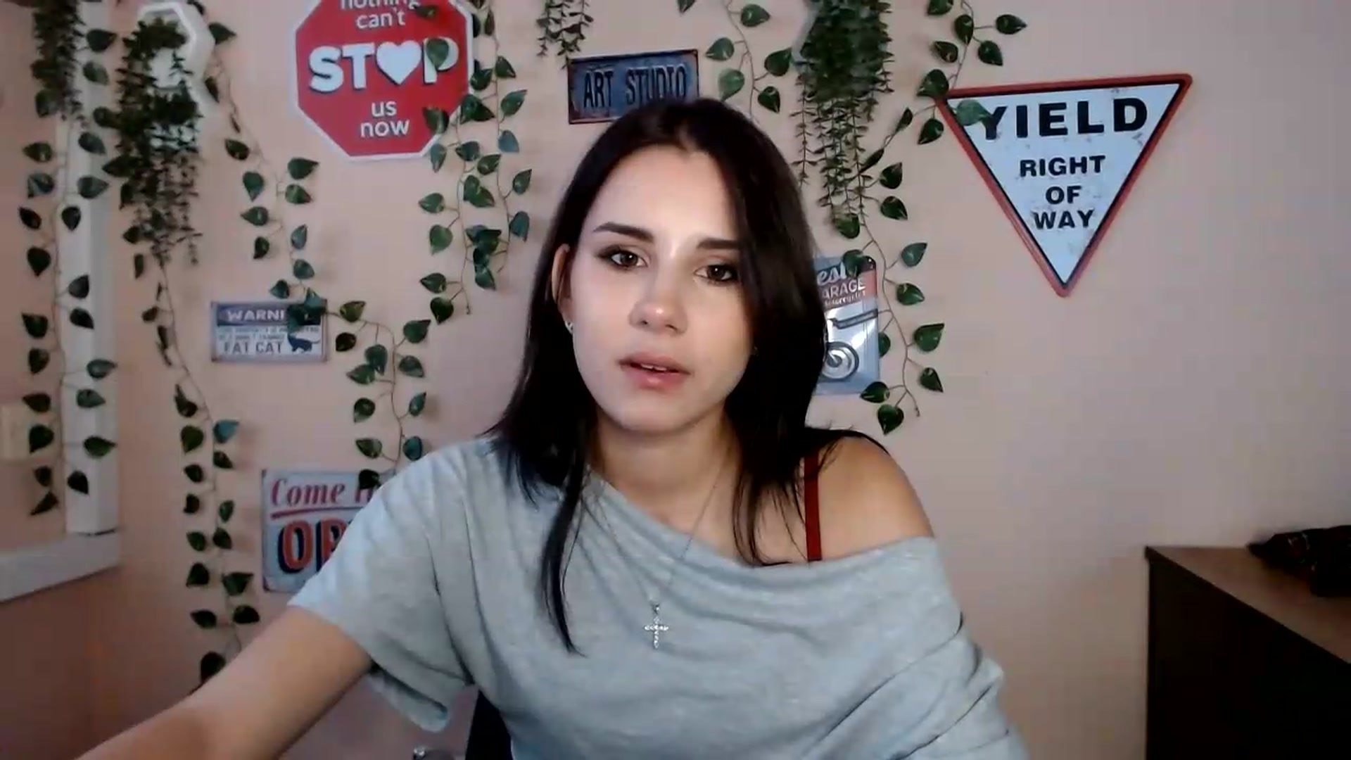 Gallery image thumbnail from Sangria_'s myfreecams stream on, 09/10/2026, 16:15 image 18 of 20