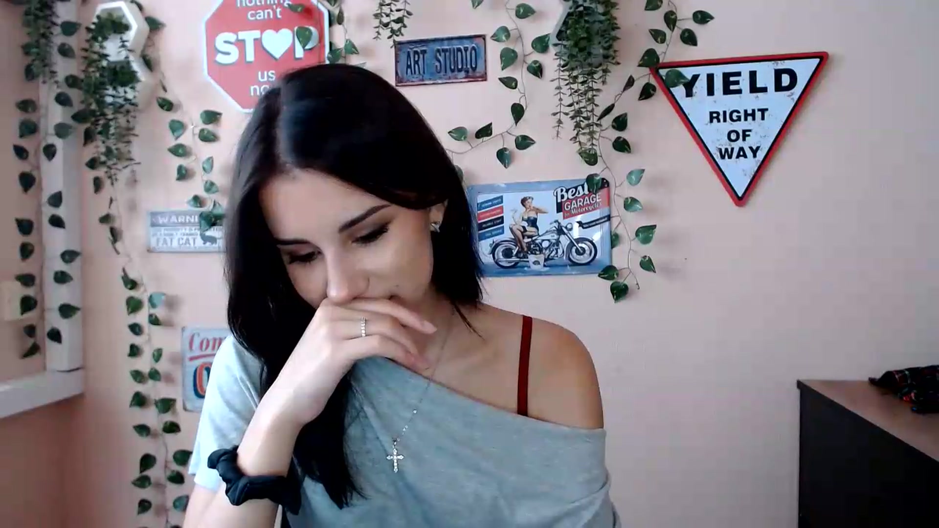 Gallery image thumbnail from Sangria_'s myfreecams stream on, 09/10/2026, 16:15 image 4 of 20