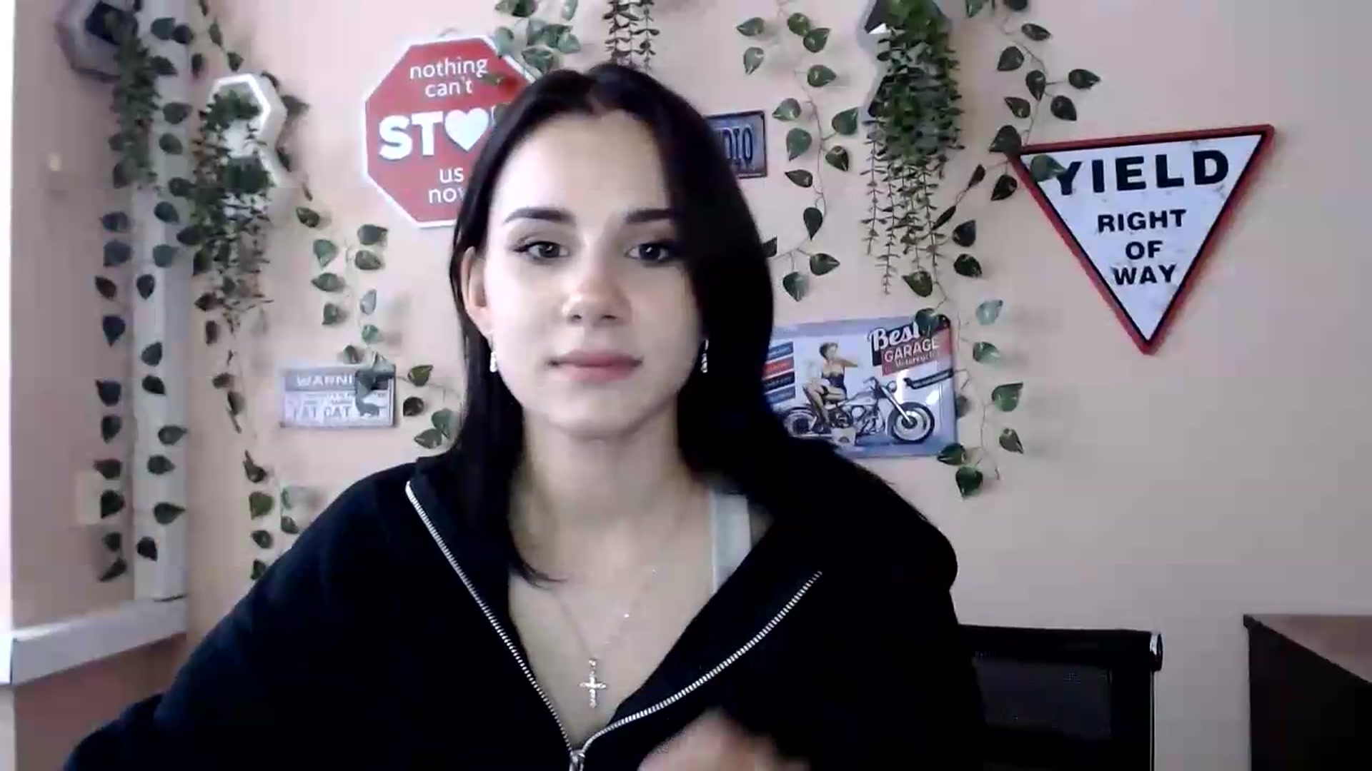 Gallery image thumbnail from Sangria_'s myfreecams stream on, 09/11/2026, 15:43 image 5 of 20