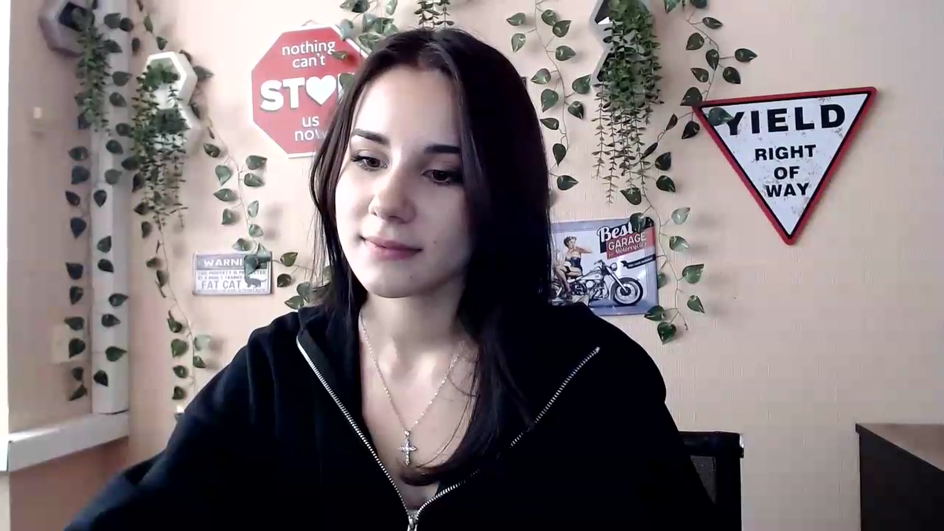 Gallery image thumbnail from Sangria_'s myfreecams stream on, 09/11/2026, 15:43 image 12 of 20