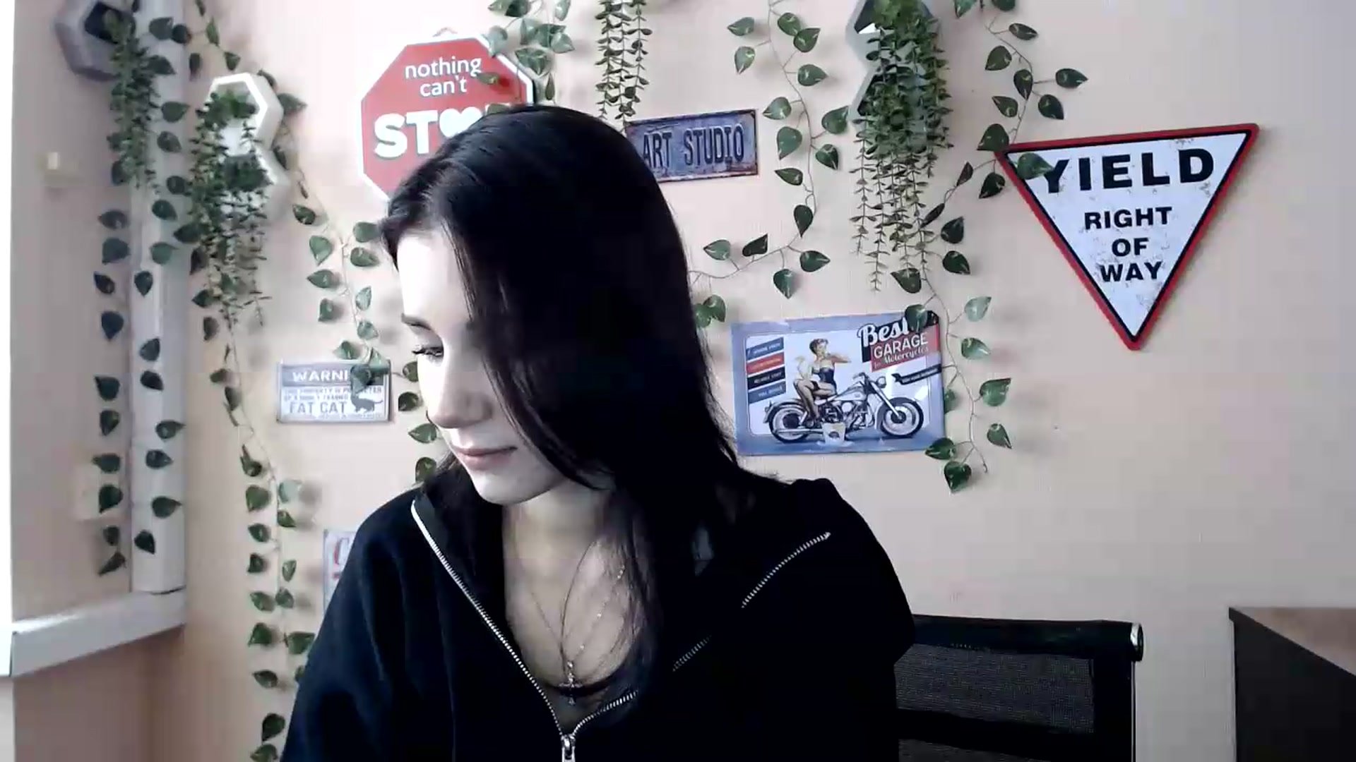 Gallery image thumbnail from Sangria_'s myfreecams stream on, 09/11/2026, 15:43 image 3 of 20