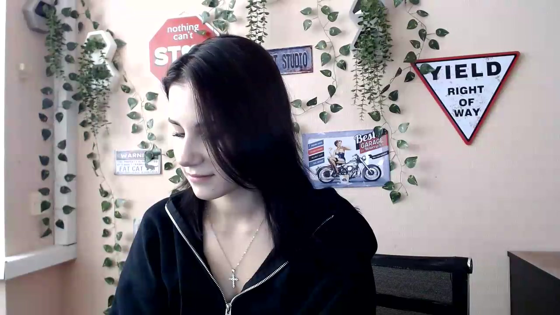 Gallery image thumbnail from Sangria_'s myfreecams stream on, 09/11/2026, 15:43 image 6 of 20