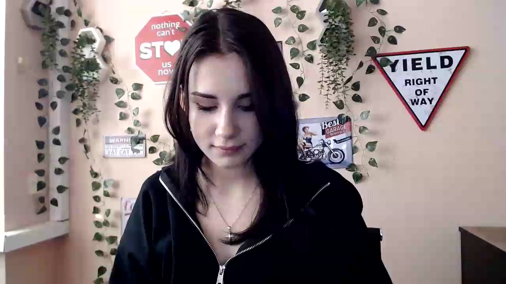 Gallery image thumbnail from Sangria_'s myfreecams stream on, 09/11/2026, 15:43 image 15 of 20