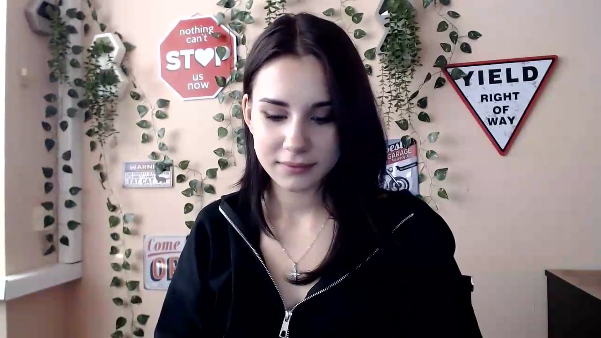 Gallery image thumbnail from Sangria_'s myfreecams stream on, 09/11/2026, 15:43 image 17 of 20