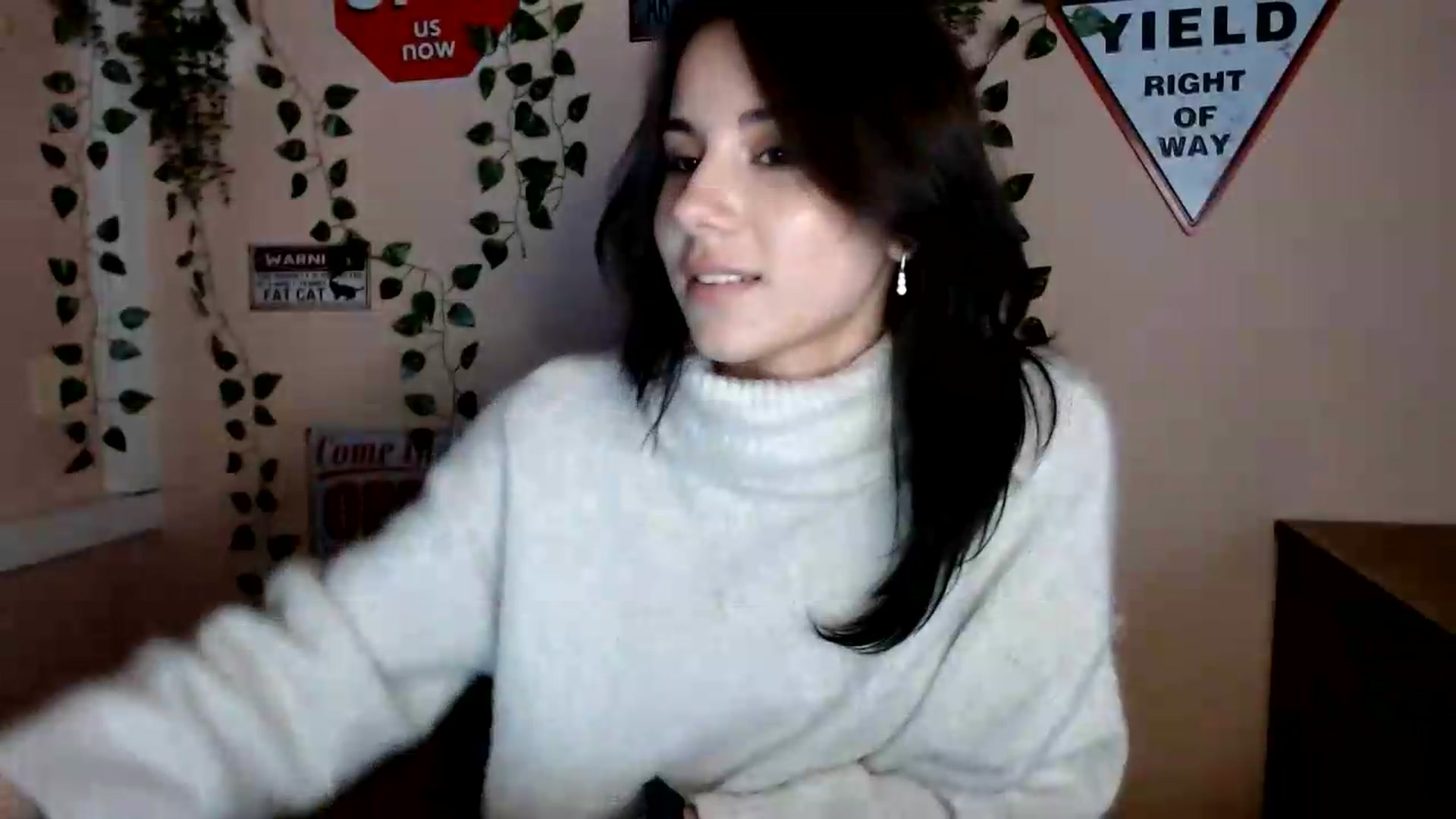 Gallery image thumbnail from Sangria_'s myfreecams stream on, 09/12/2026, 18:15 image 13 of 20