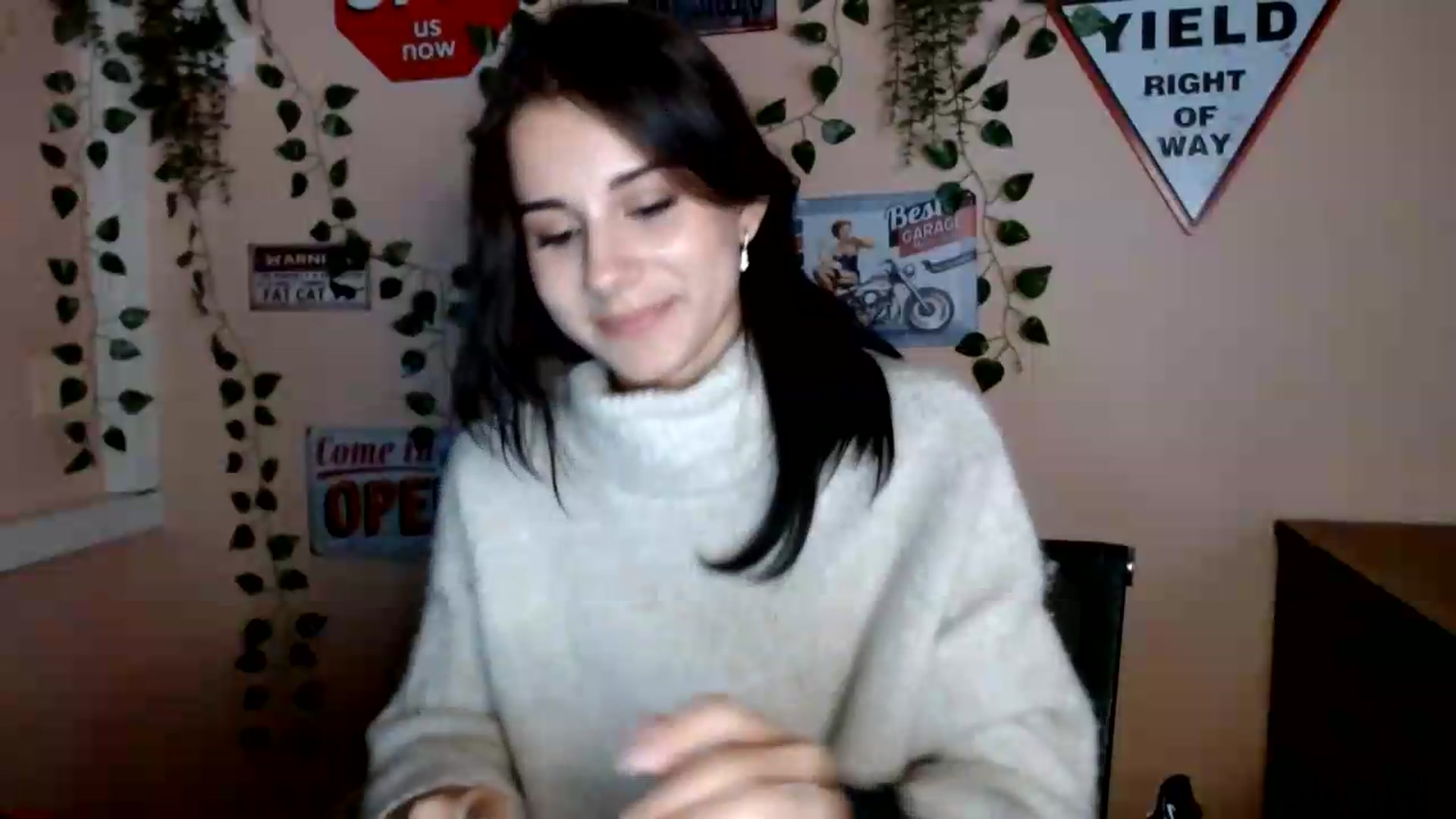 Gallery image thumbnail from Sangria_'s myfreecams stream on, 09/12/2026, 18:15 image 9 of 20