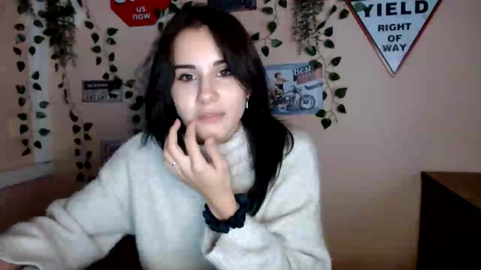 Gallery image thumbnail from Sangria_'s myfreecams stream on, 09/12/2026, 18:15 image 12 of 20