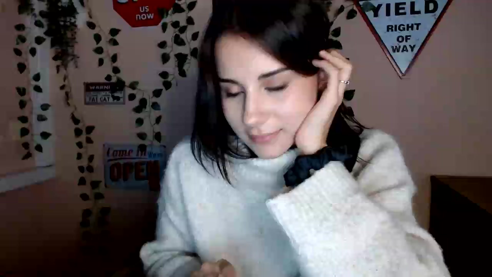 Gallery image thumbnail from Sangria_'s myfreecams stream on, 09/12/2026, 18:15 image 4 of 20