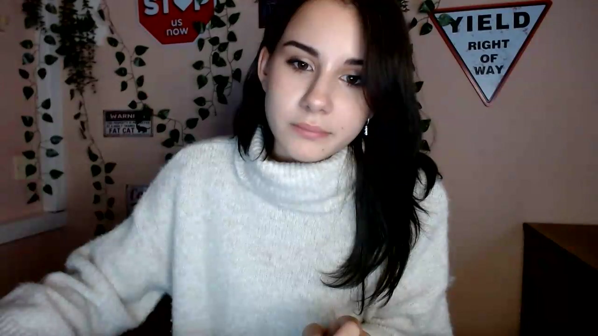 Gallery image thumbnail from Sangria_'s myfreecams stream on, 09/12/2026, 18:15 image 19 of 20