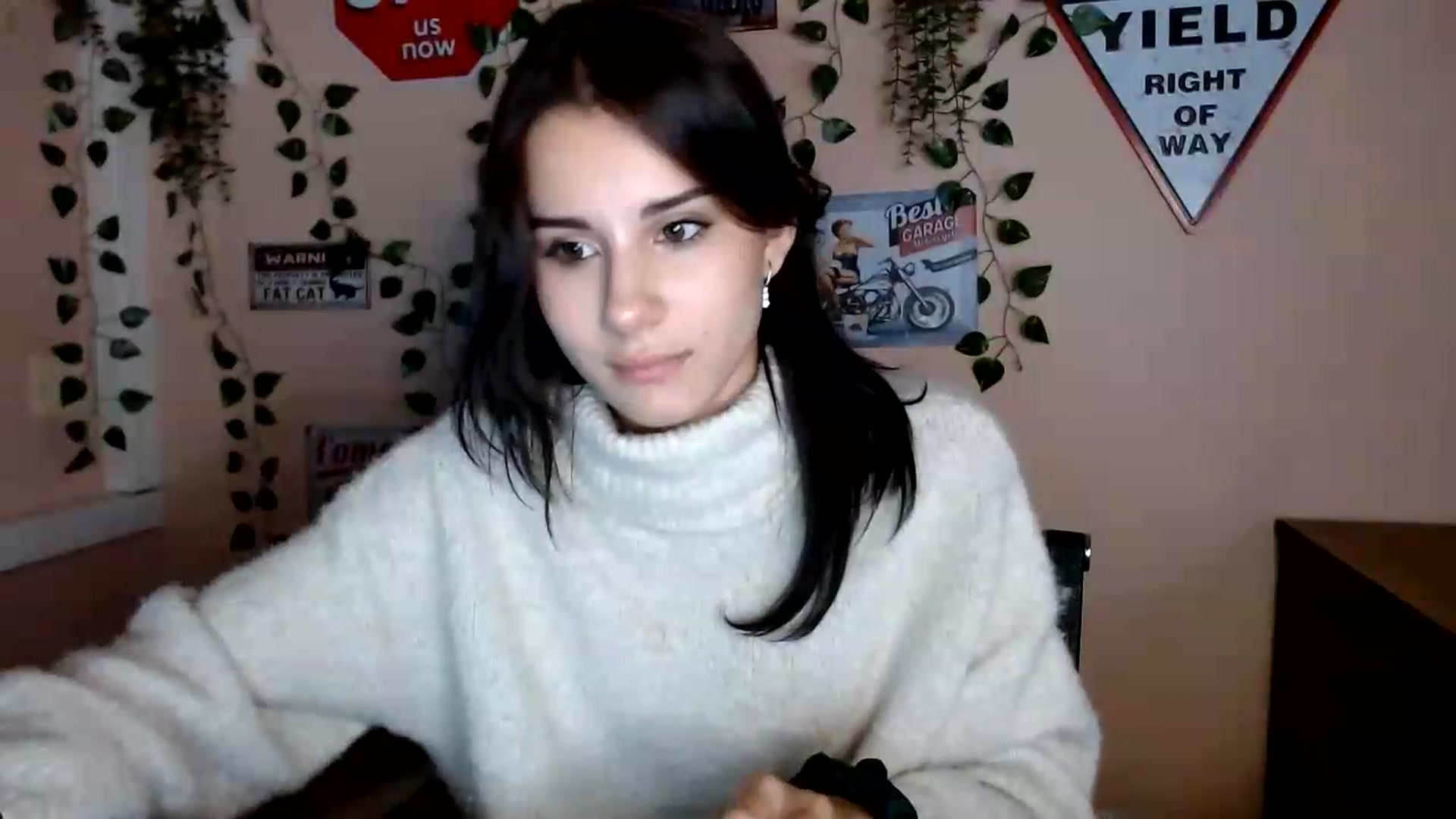 Gallery image thumbnail from Sangria_'s myfreecams stream on, 09/12/2026, 18:15 image 5 of 20