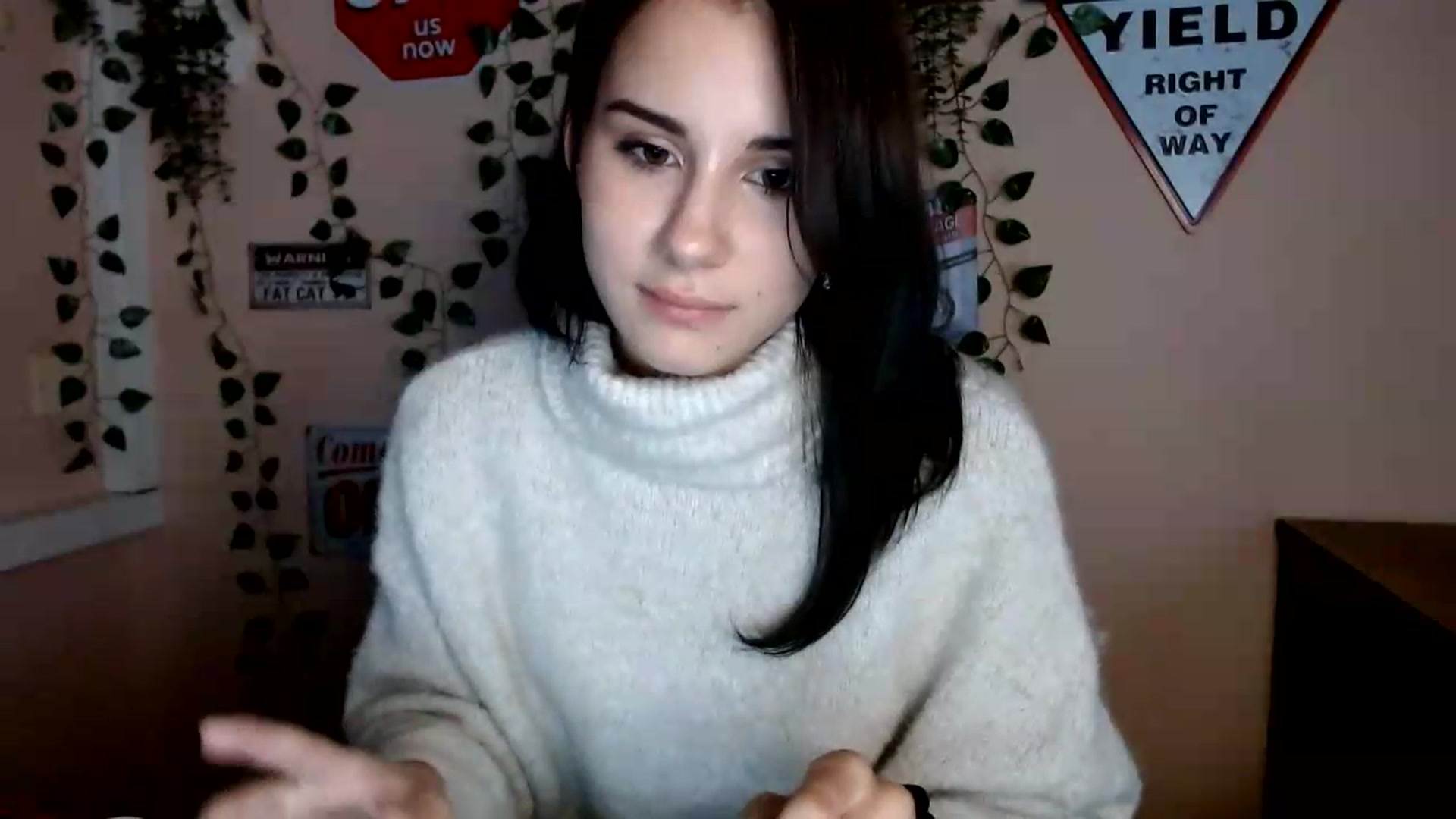 Gallery image thumbnail from Sangria_'s myfreecams stream on, 09/12/2026, 18:15 image 15 of 20