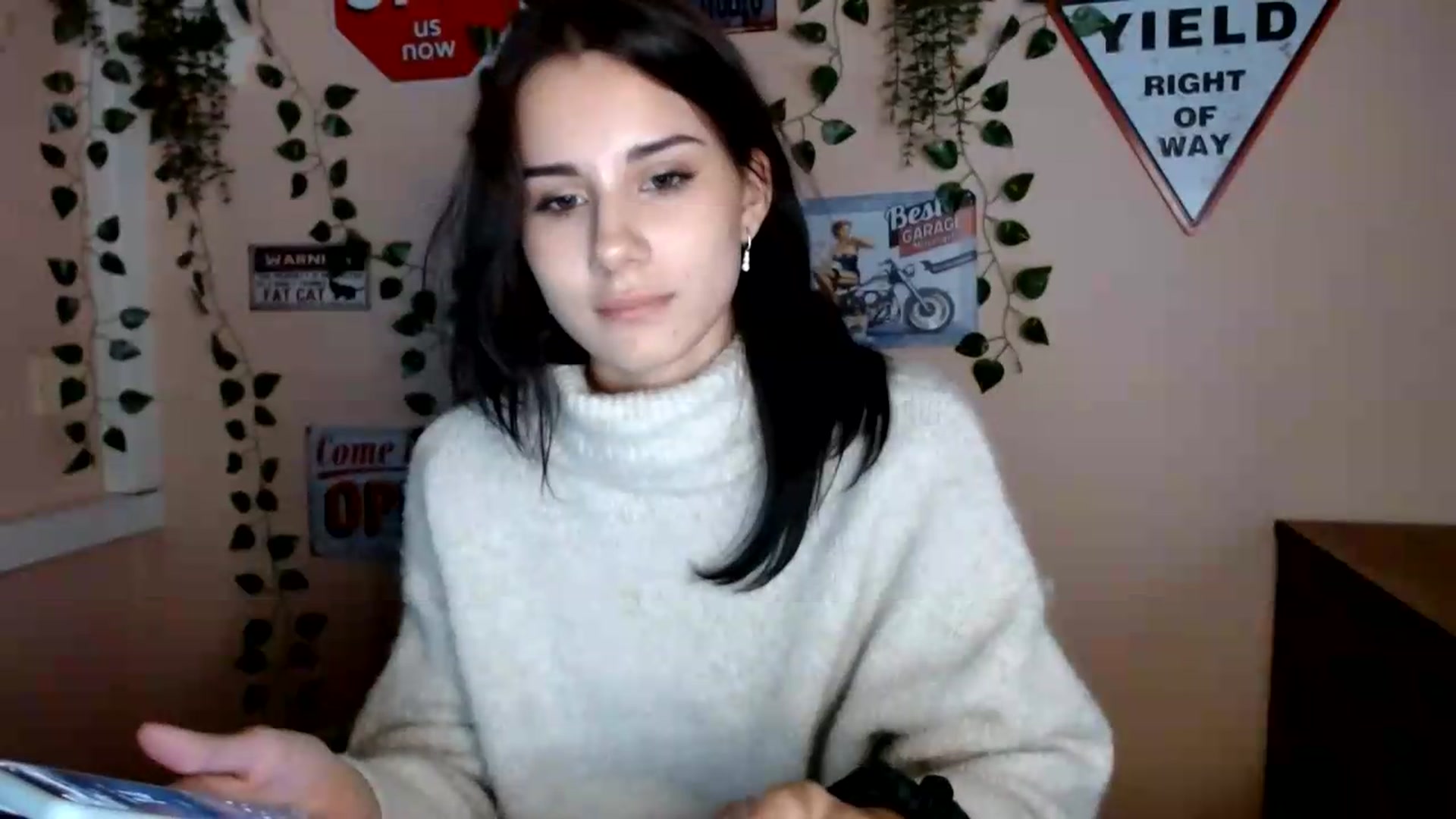 Gallery image thumbnail from Sangria_'s myfreecams stream on, 09/12/2026, 18:15 image 14 of 20