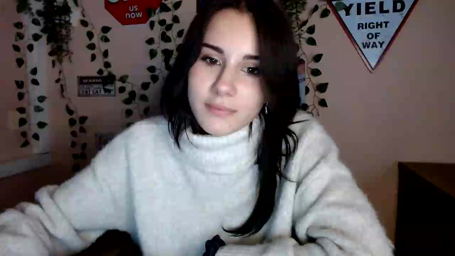 Gallery image thumbnail from Sangria_'s myfreecams stream on, 09/12/2026, 18:15 image 1 of 20