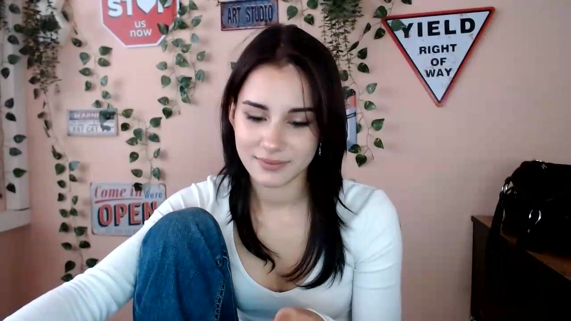 Gallery image thumbnail from Sangria_'s myfreecams stream on, 09/14/2026, 15:54 image 17 of 20