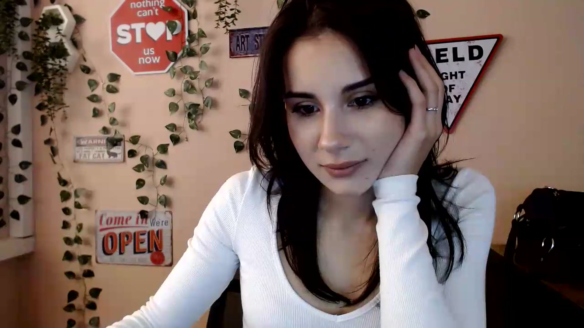 Gallery image thumbnail from Sangria_'s myfreecams stream on, 09/14/2026, 15:54 image 20 of 20