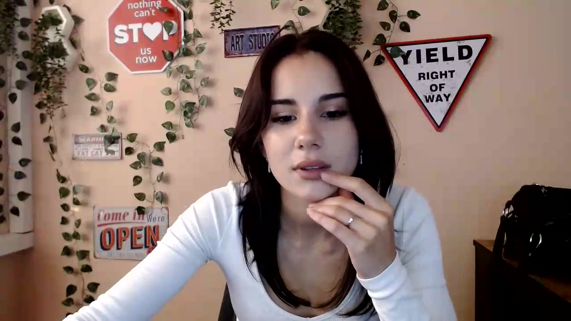 Gallery image thumbnail from Sangria_'s myfreecams stream on, 09/14/2026, 15:54 image 19 of 20