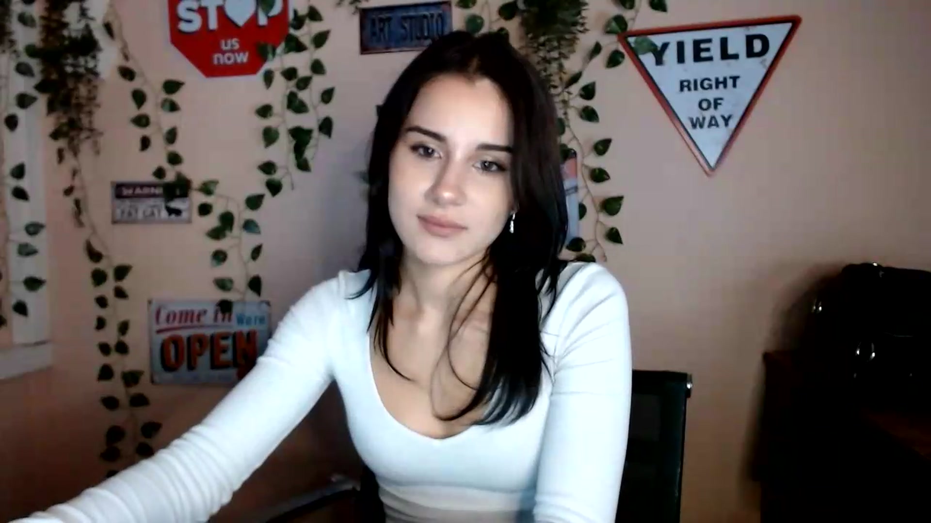 Gallery image thumbnail from Sangria_'s myfreecams stream on, 09/14/2026, 16:40 image 12 of 20