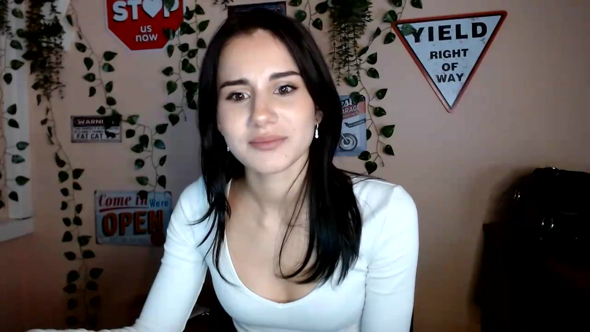 Gallery image thumbnail from Sangria_'s myfreecams stream on, 09/14/2026, 16:40 image 16 of 20