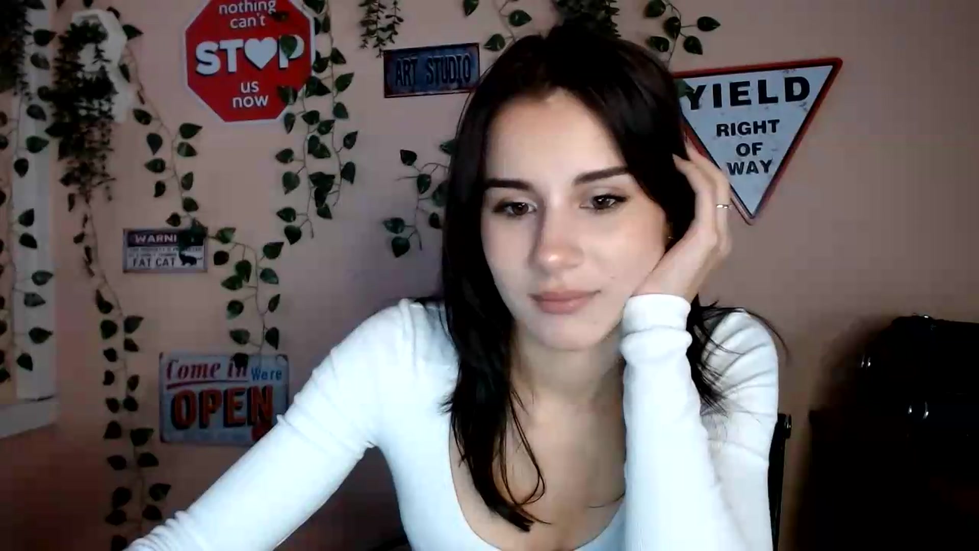 Gallery image thumbnail from Sangria_'s myfreecams stream on, 09/14/2026, 16:40 image 2 of 20