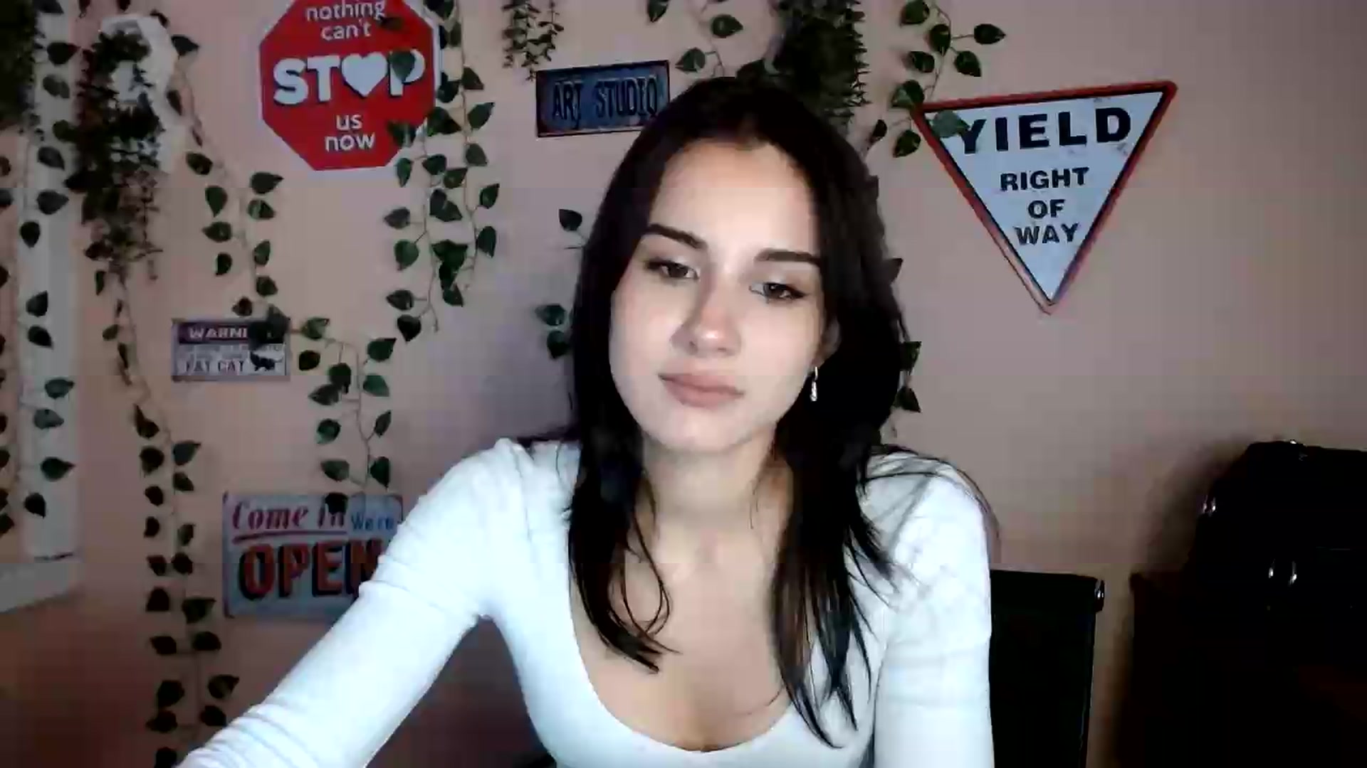 Gallery image thumbnail from Sangria_'s myfreecams stream on, 09/14/2026, 16:40 image 1 of 20