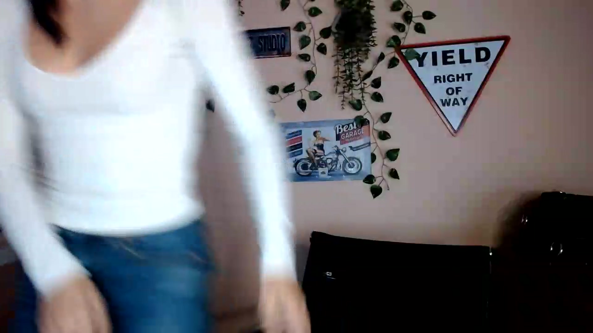 Gallery image thumbnail from Sangria_'s myfreecams stream on, 09/14/2026, 16:40 image 4 of 20