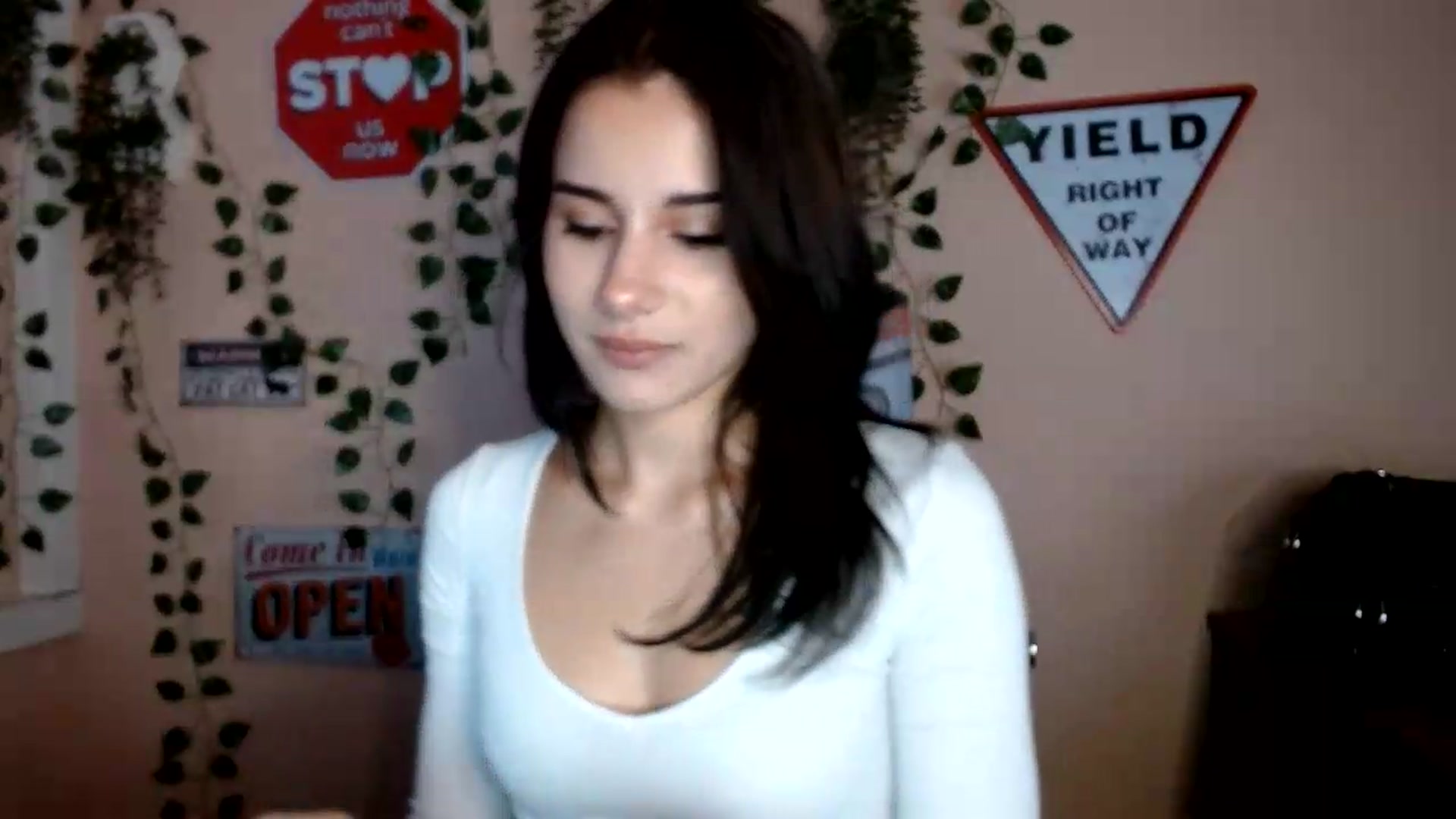 Gallery image thumbnail from Sangria_'s myfreecams stream on, 09/14/2026, 16:40 image 5 of 20