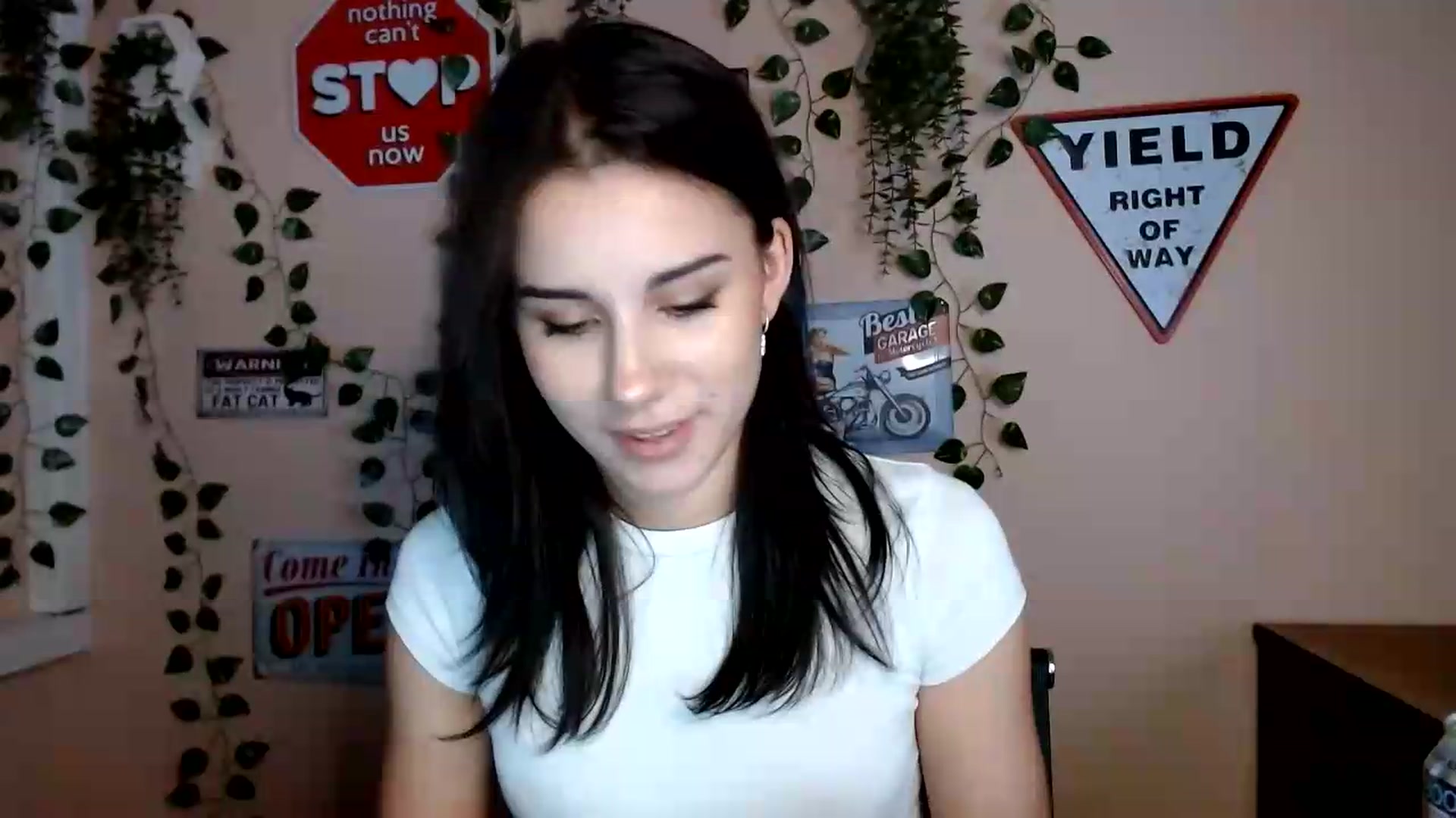 Gallery image thumbnail from Sangria_'s myfreecams stream on, 09/15/2026, 16:46 image 16 of 20