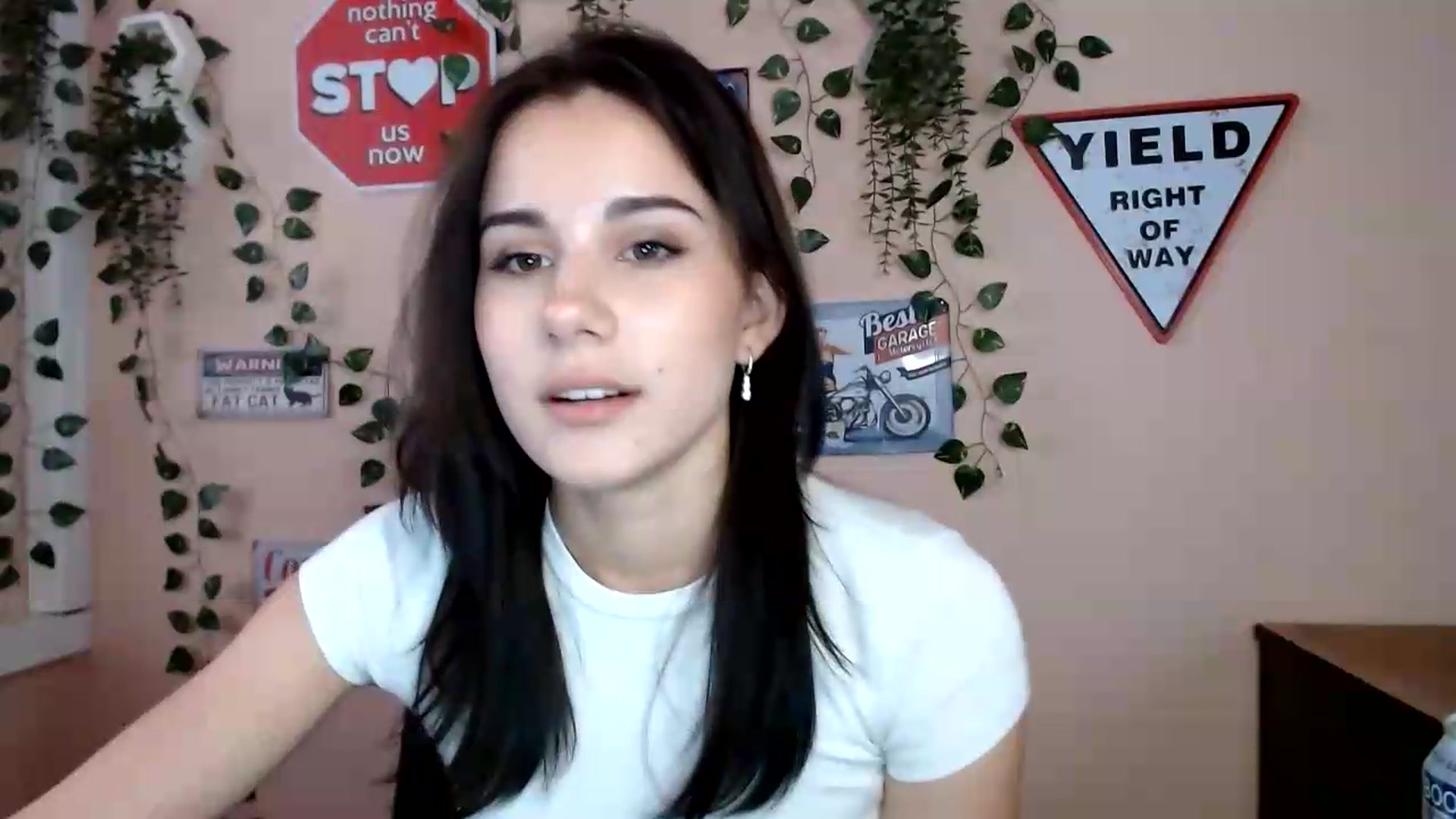 Gallery image thumbnail from Sangria_'s myfreecams stream on, 09/15/2026, 16:46 image 10 of 20