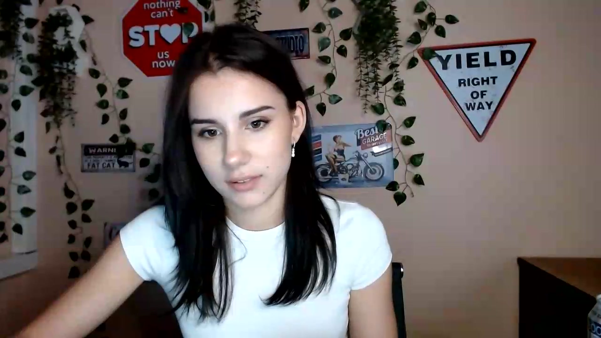 Gallery image thumbnail from Sangria_'s myfreecams stream on, 09/15/2026, 16:46 image 18 of 20