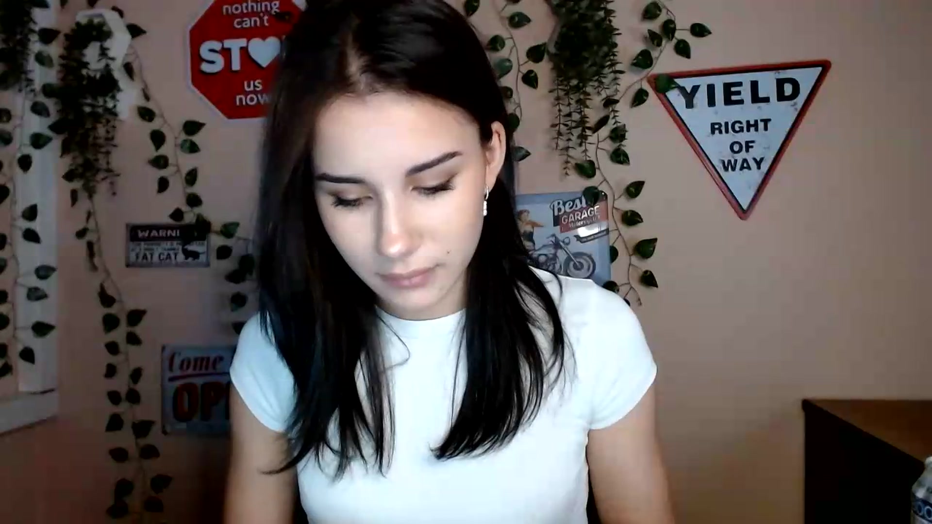 Gallery image thumbnail from Sangria_'s myfreecams stream on, 09/15/2026, 16:46 image 17 of 20