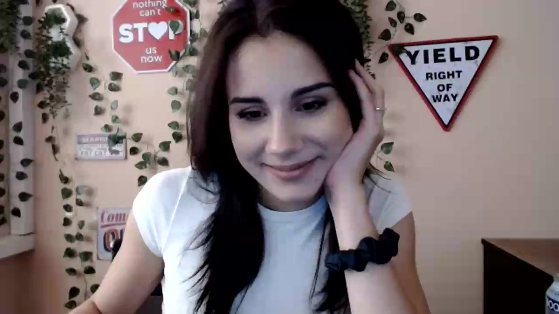 Gallery image thumbnail from Sangria_'s myfreecams stream on, 09/15/2026, 16:46 image 1 of 20