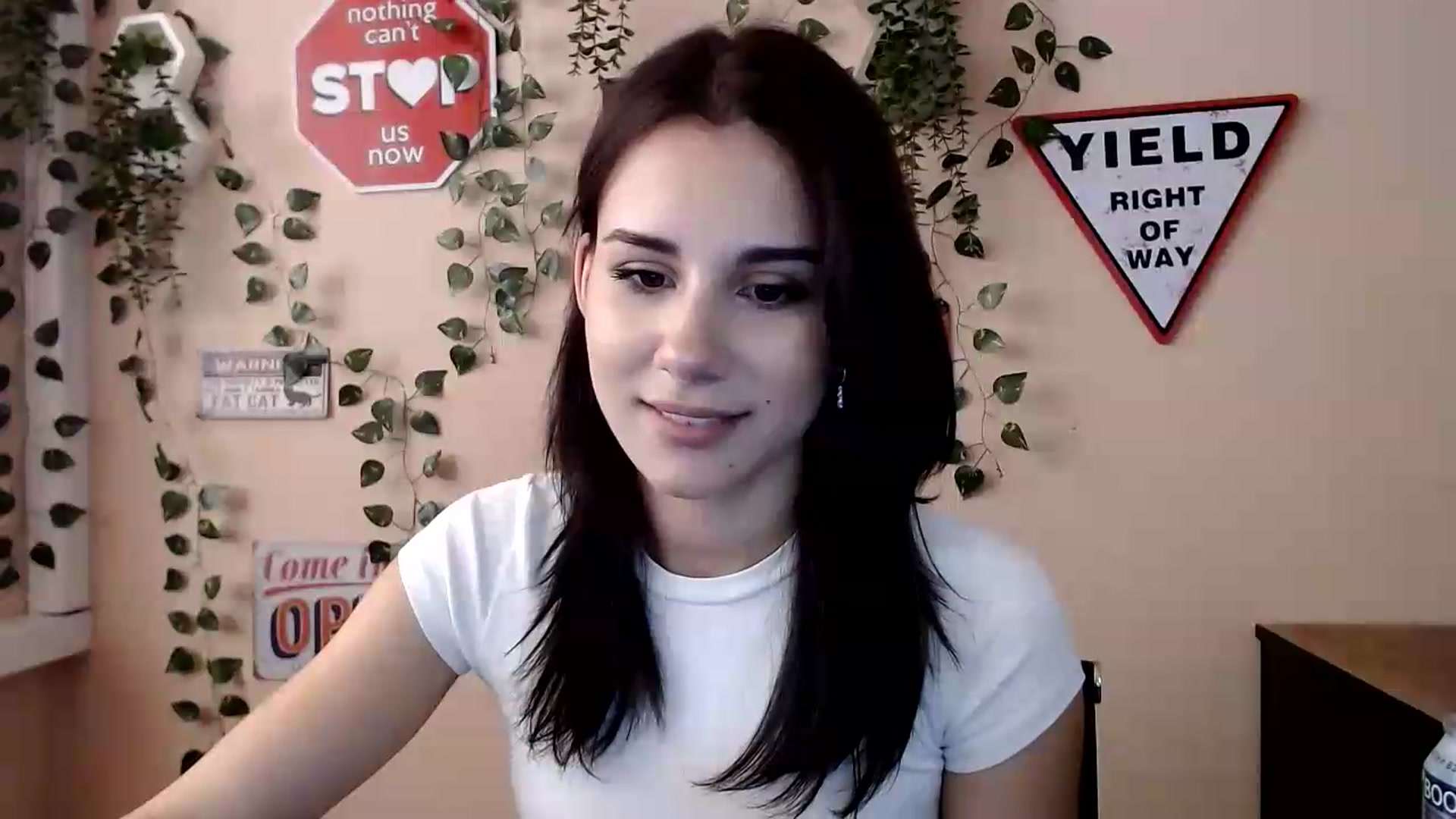 Gallery image thumbnail from Sangria_'s myfreecams stream on, 09/15/2026, 16:46 image 4 of 20
