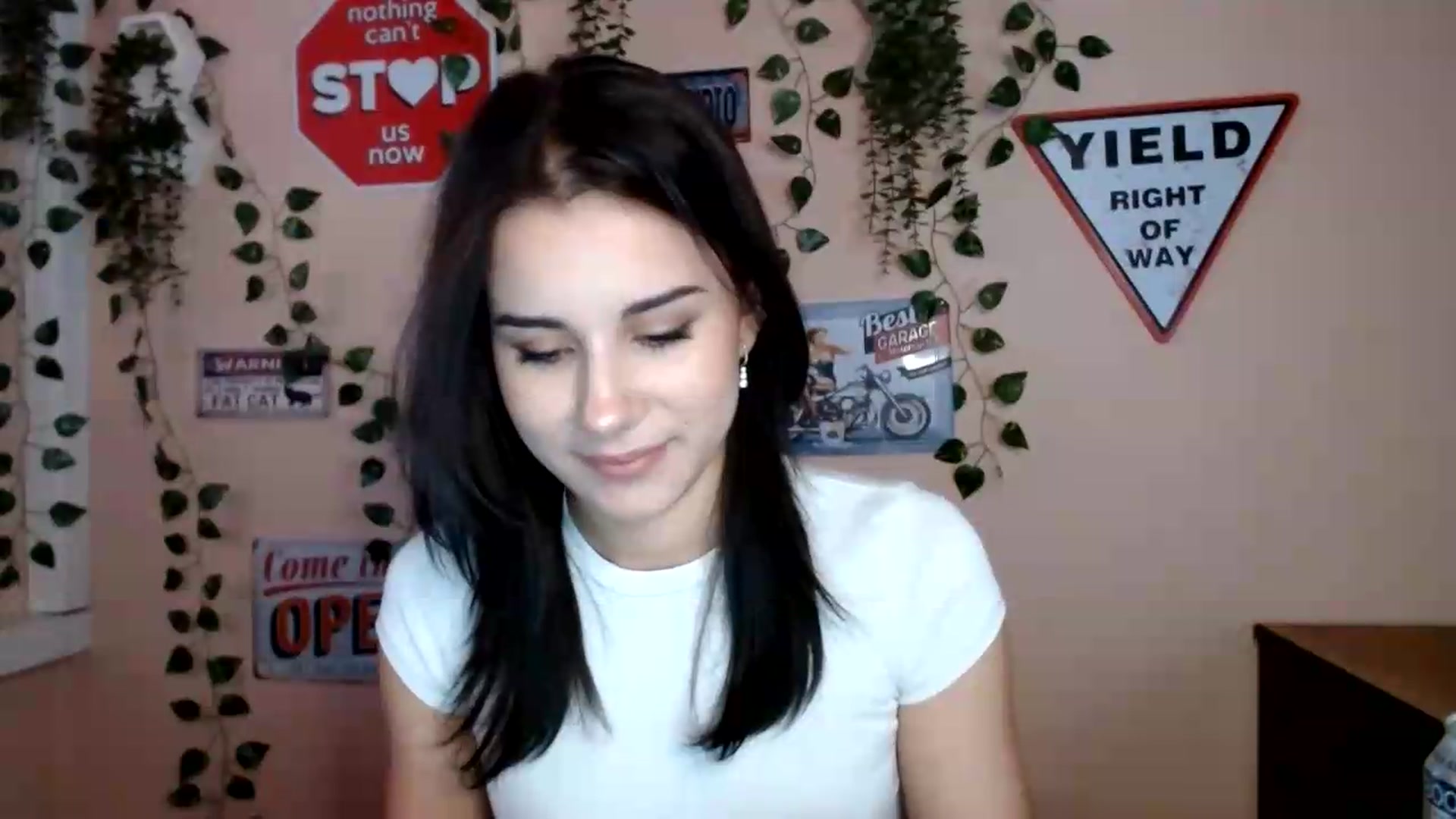 Gallery image thumbnail from Sangria_'s myfreecams stream on, 09/15/2026, 16:46 image 13 of 20