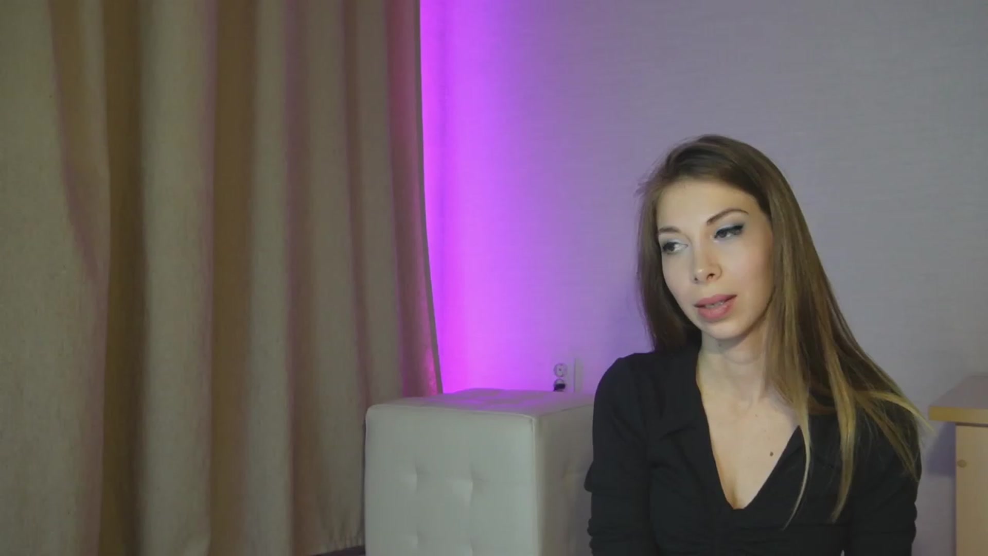 Gallery image thumbnail from Santa_bb's myfreecams stream on, 03/26/2023, 20:40 image 6 of 20
