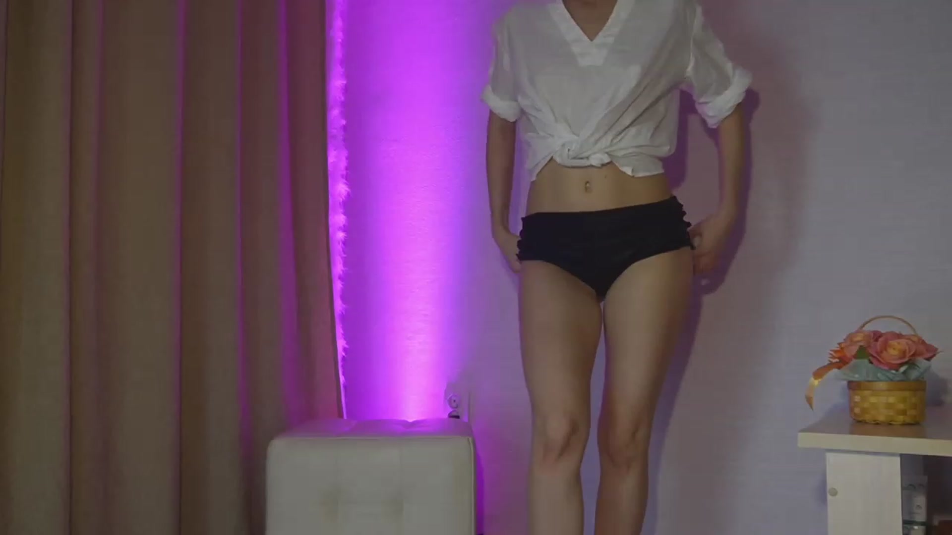 Gallery image thumbnail from Santa_bb's myfreecams stream on, 04/15/2023, 20:27 image 17 of 20