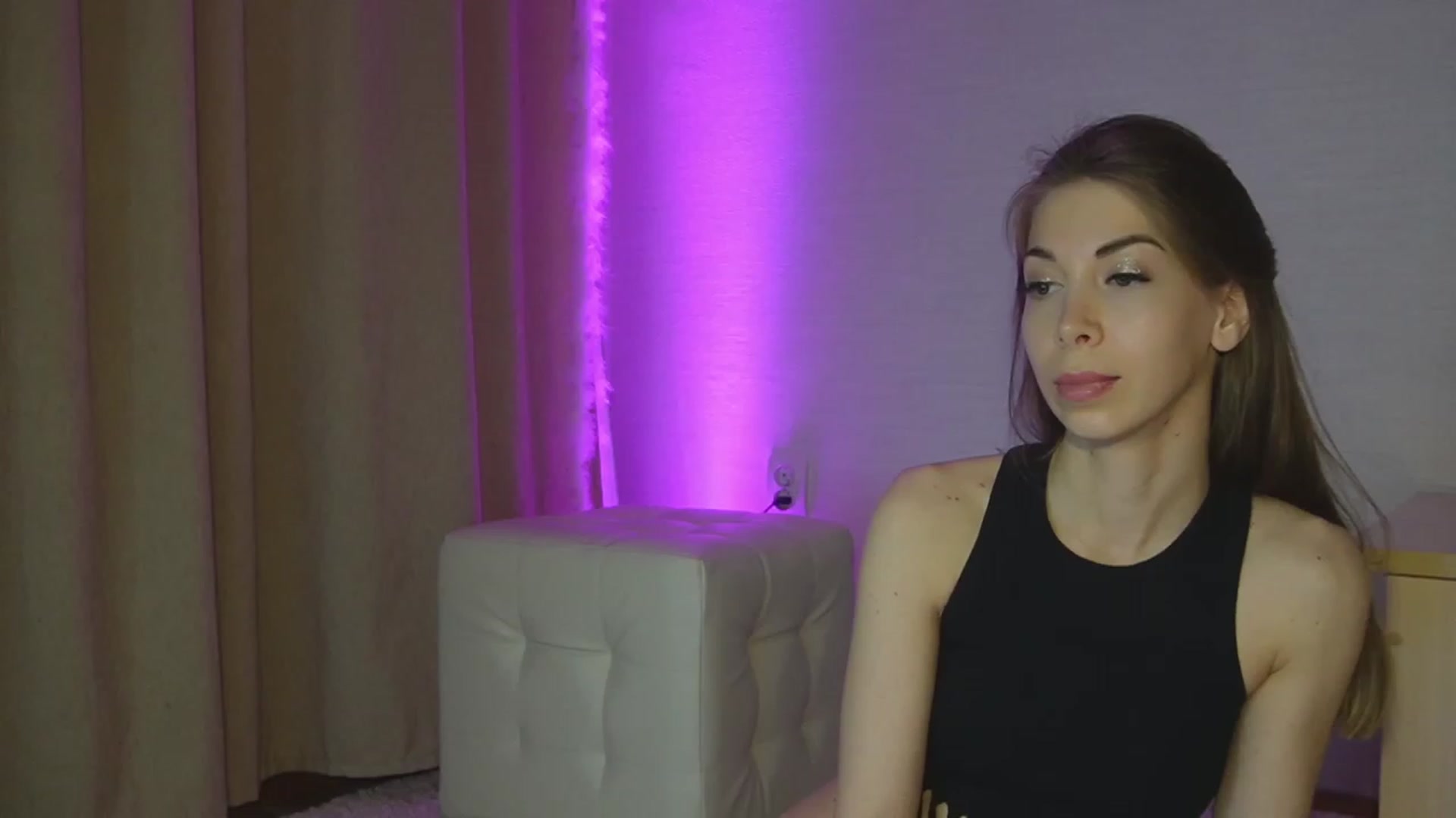 Gallery image thumbnail from Santa_bb's myfreecams stream on, 04/16/2023, 20:22 image 7 of 20