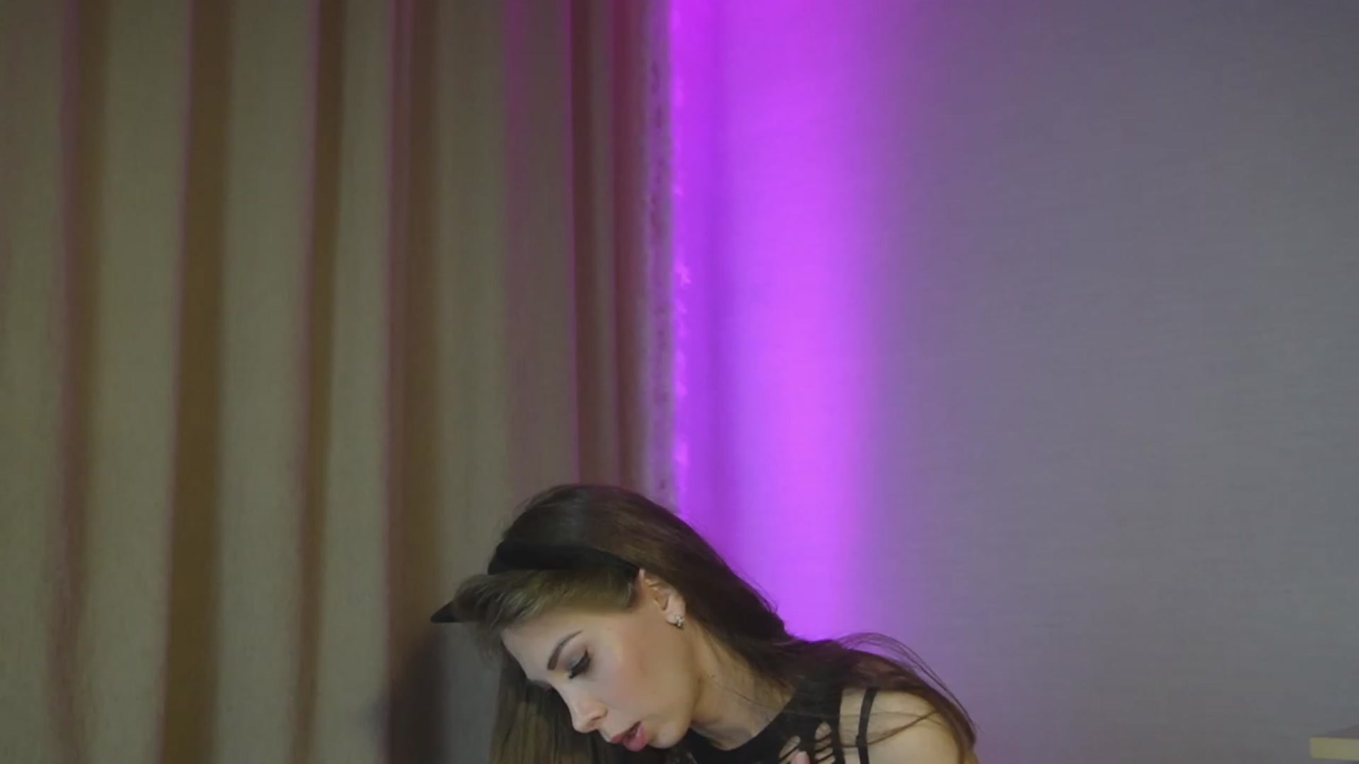 Gallery image thumbnail from Santa_bb's myfreecams stream on, 05/13/2023, 19:46 image 7 of 20